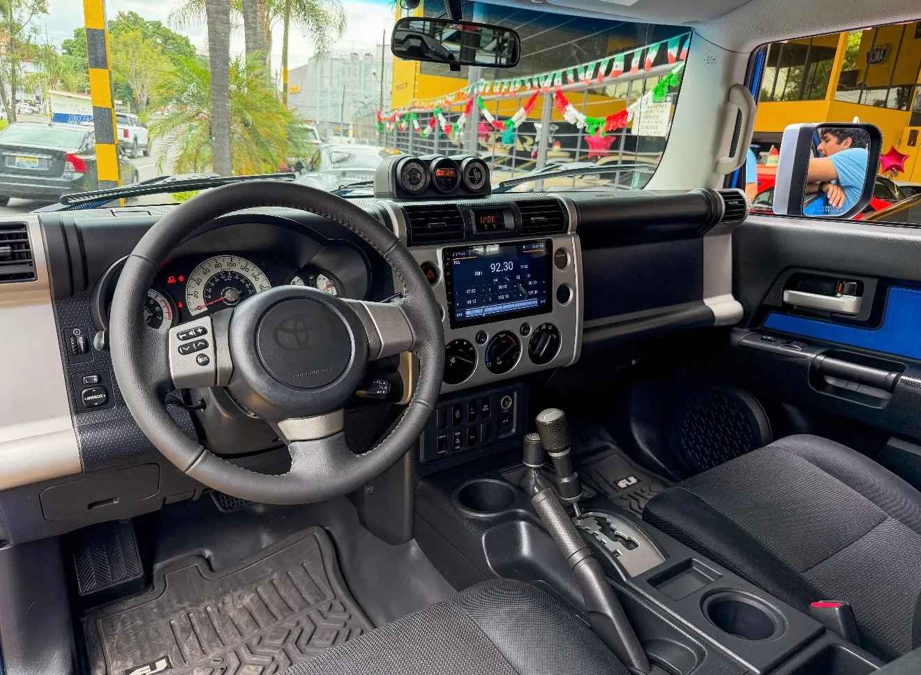 Car image 9