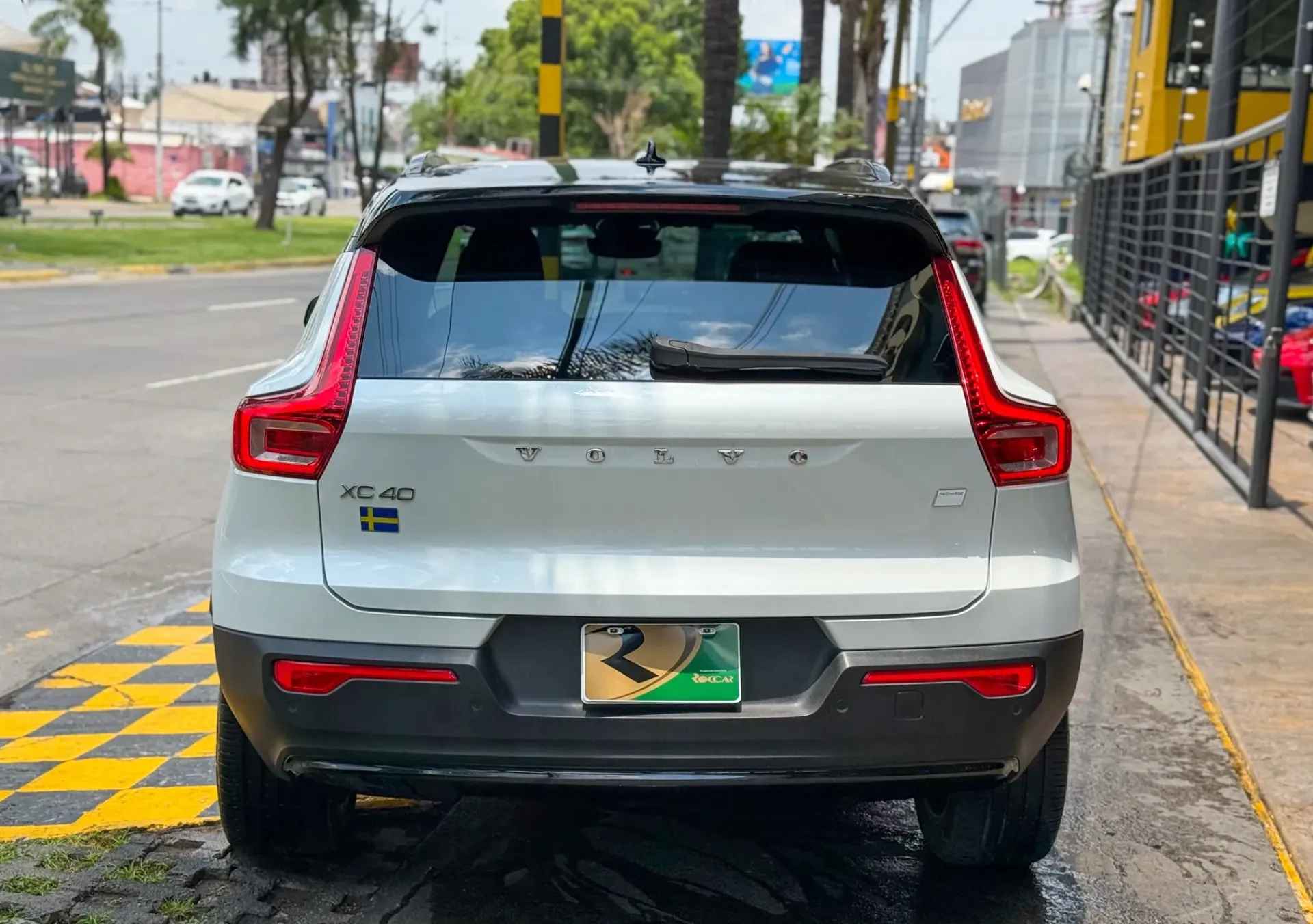 Car image 8