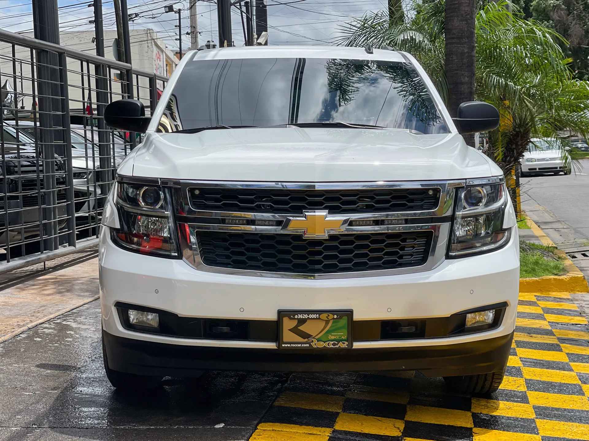 Car image 3