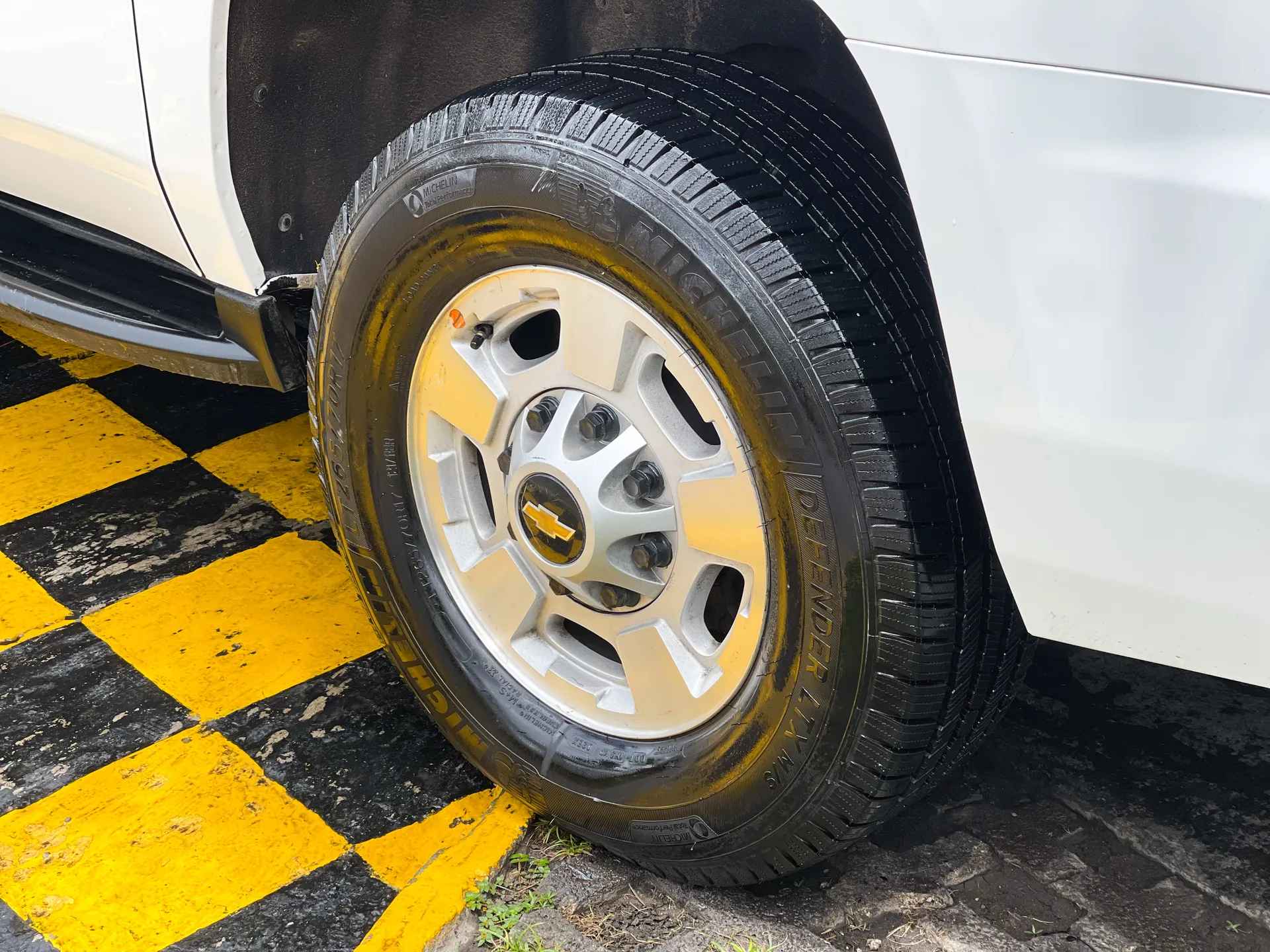 Car image 6