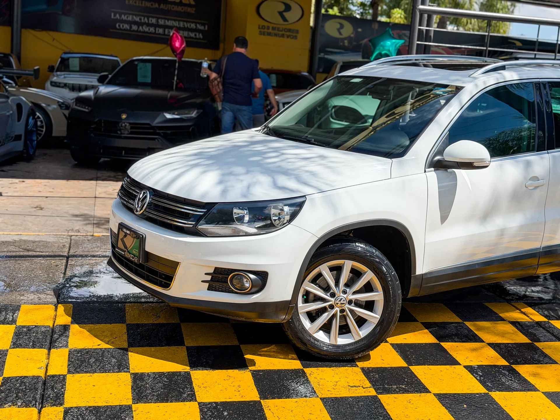 Car image 2