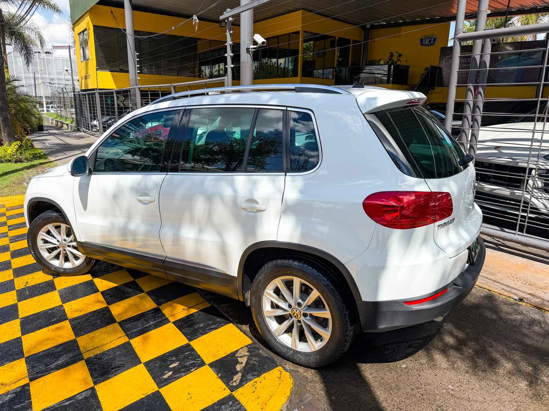 Car image 6