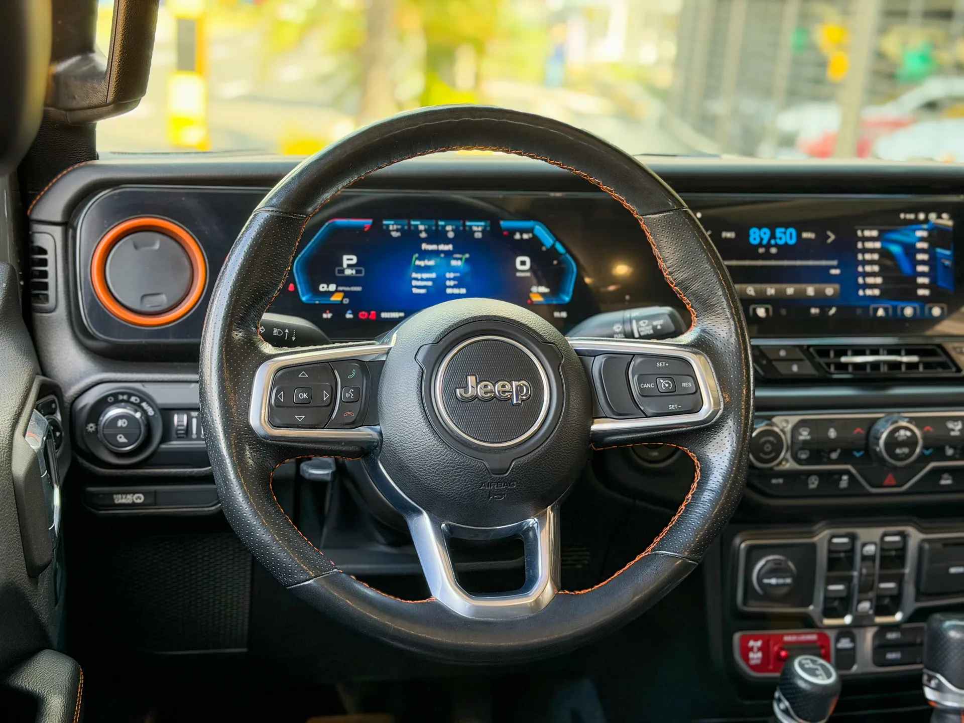 Car image 13