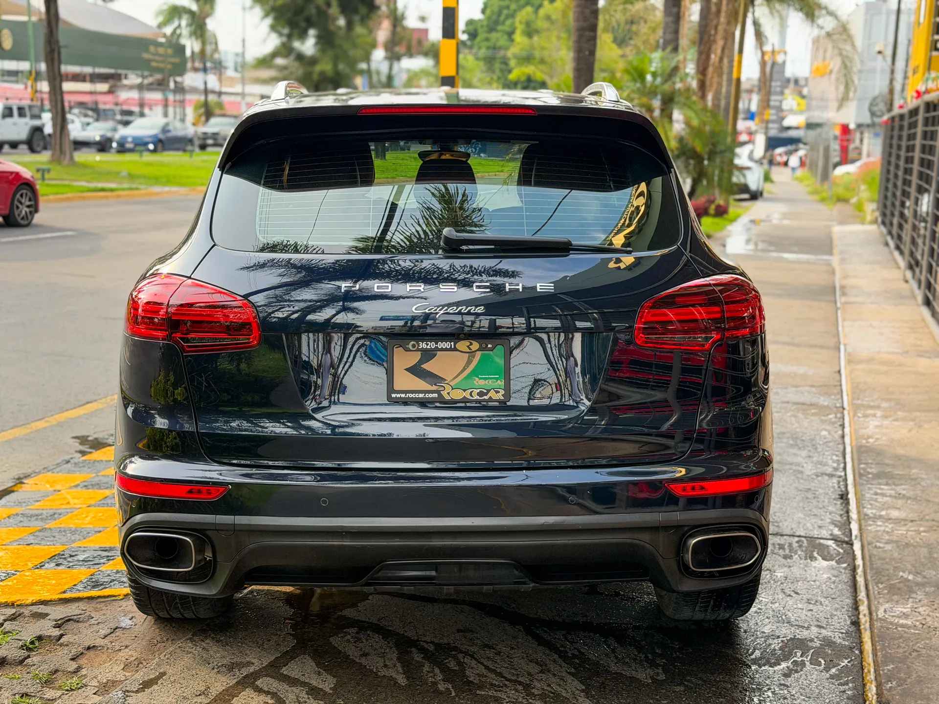 Car image 8