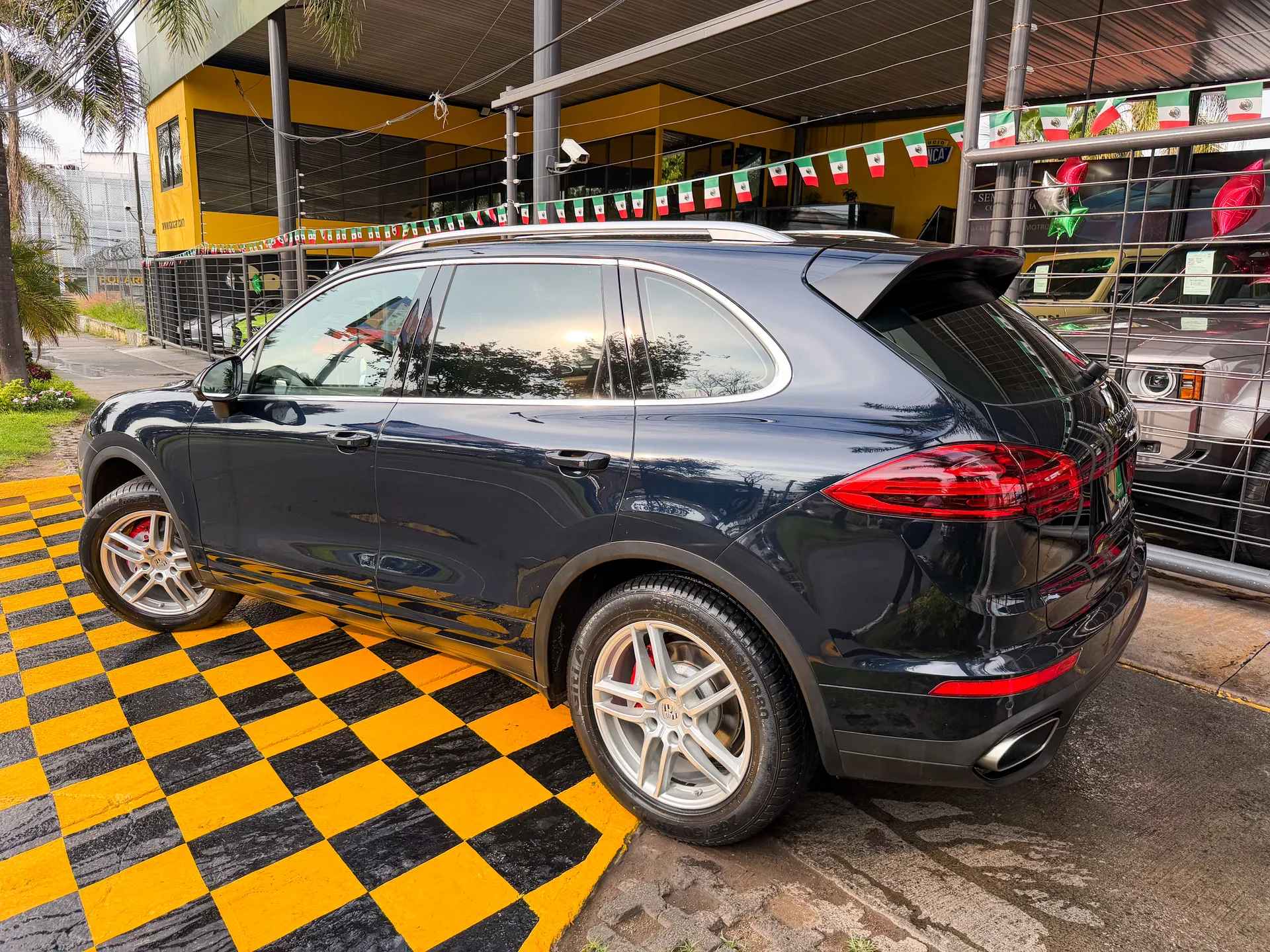 Car image 6