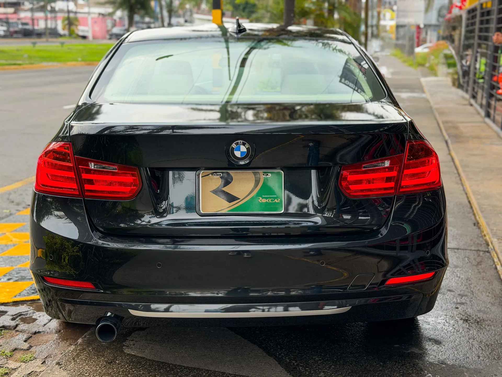 Car image 8