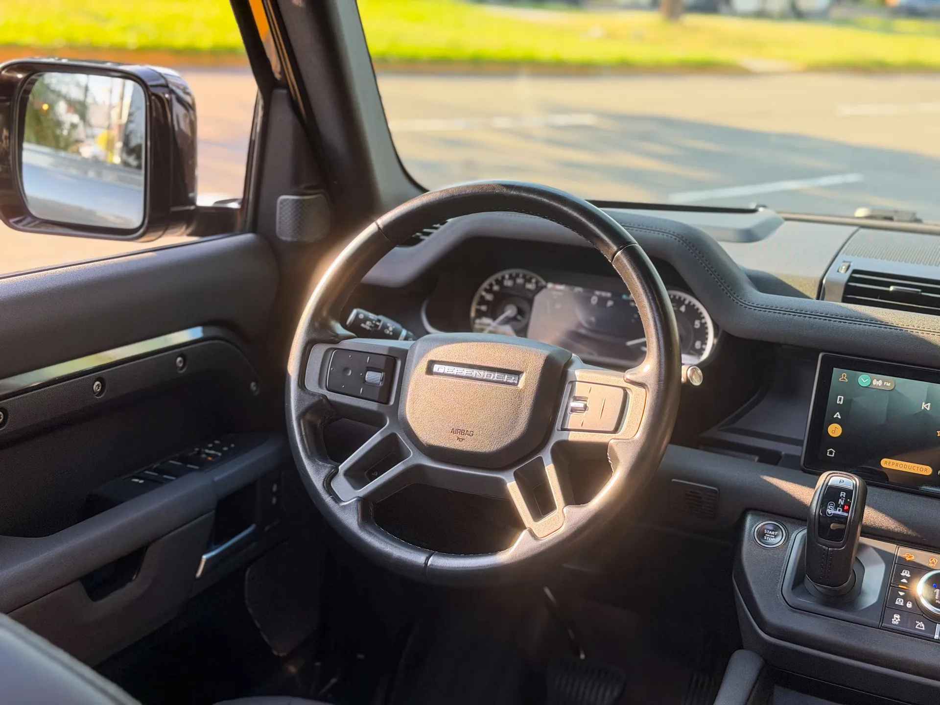 Car image 13