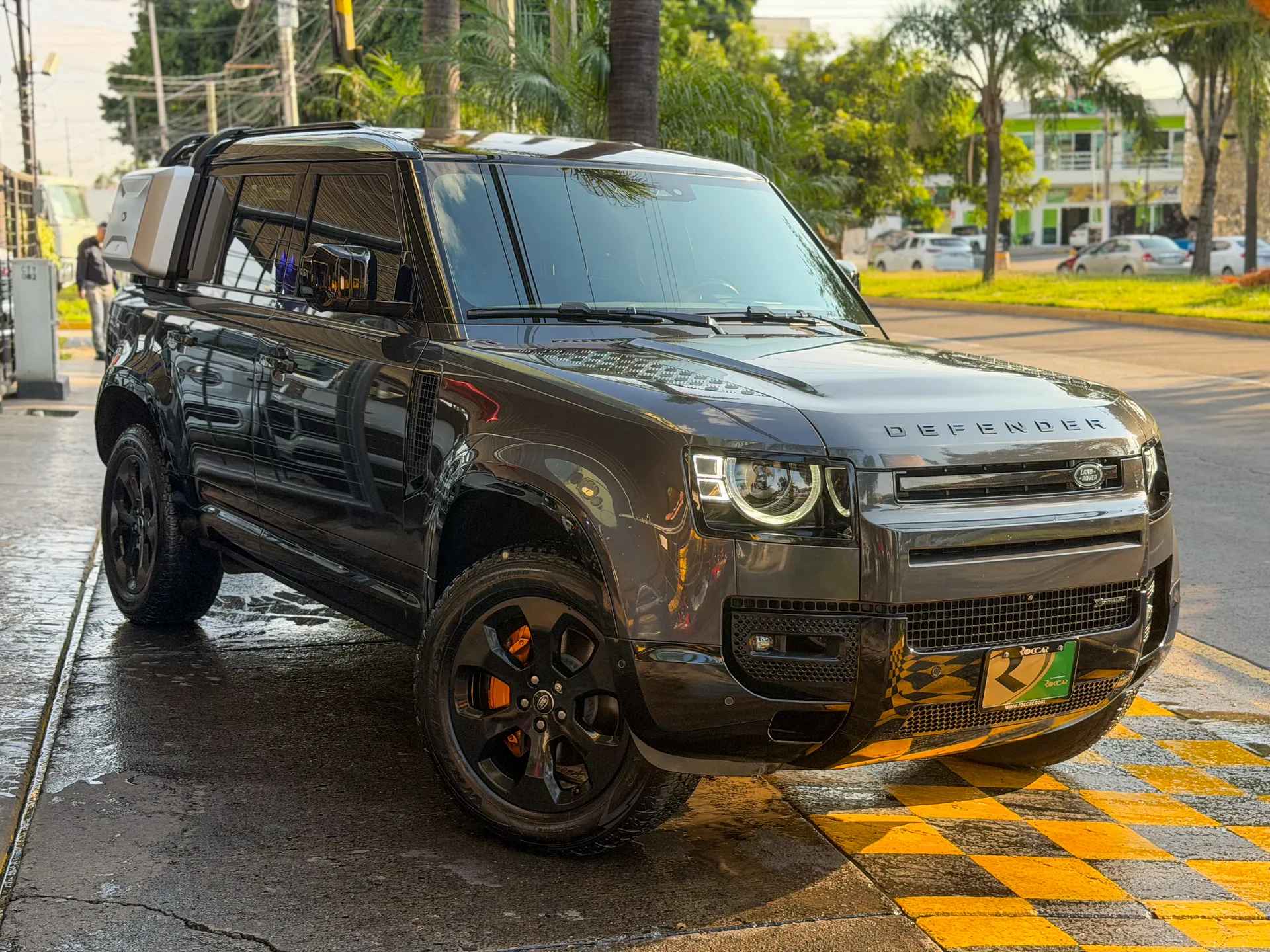 Car image 4