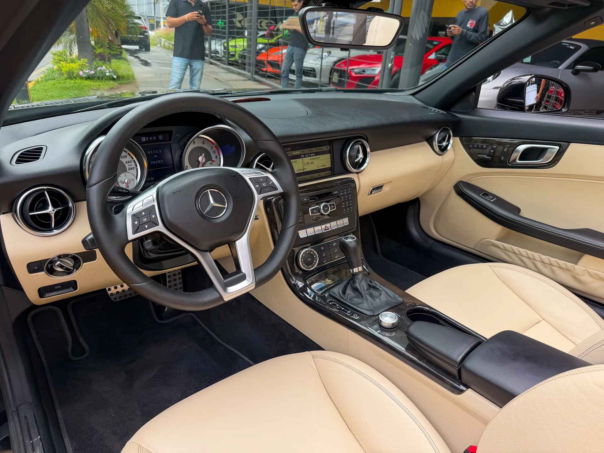 Car image 9