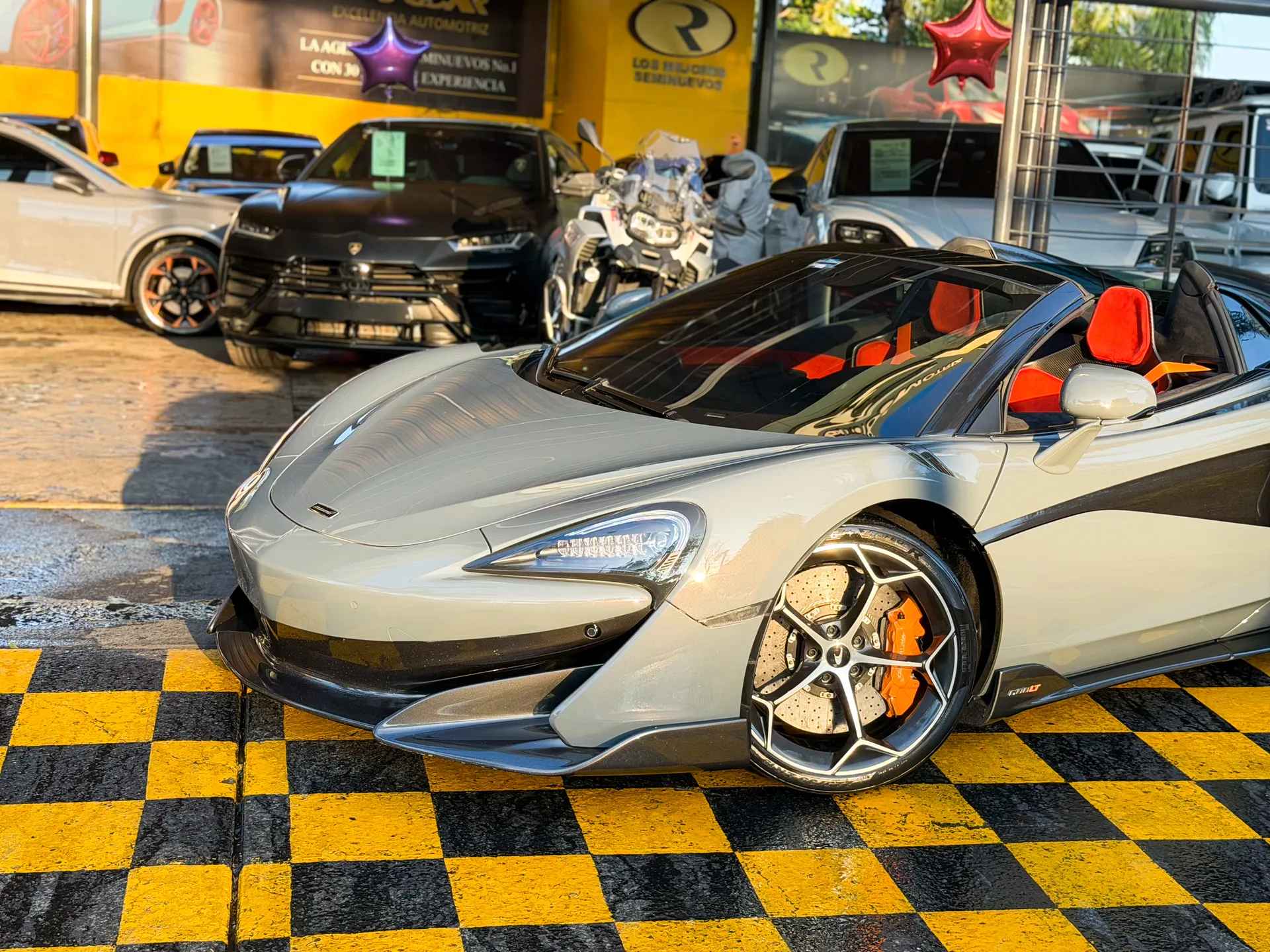 Car image 3