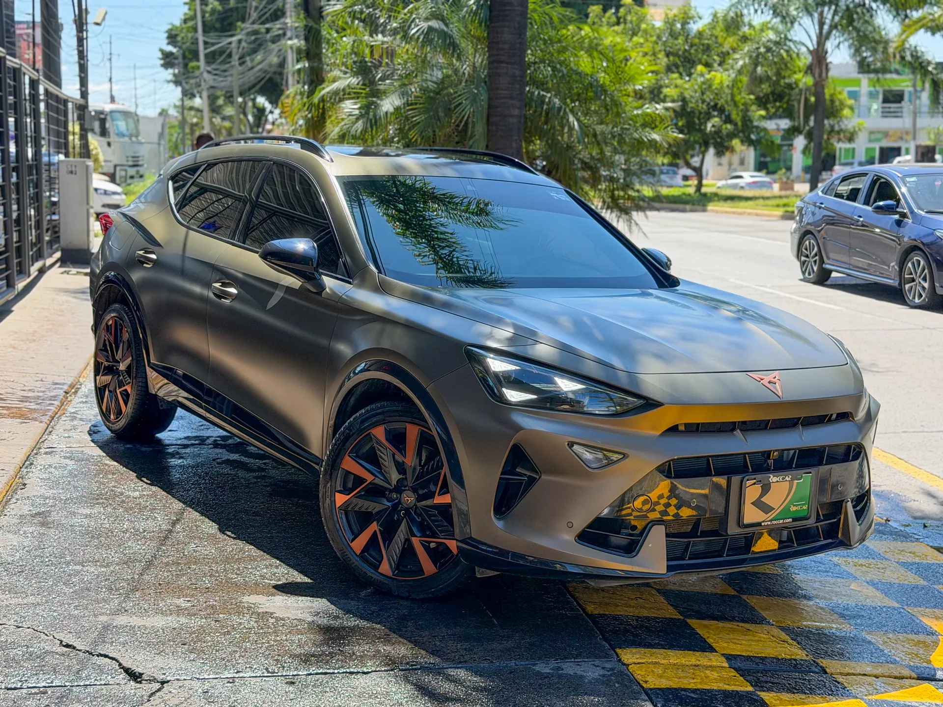 Car image 4