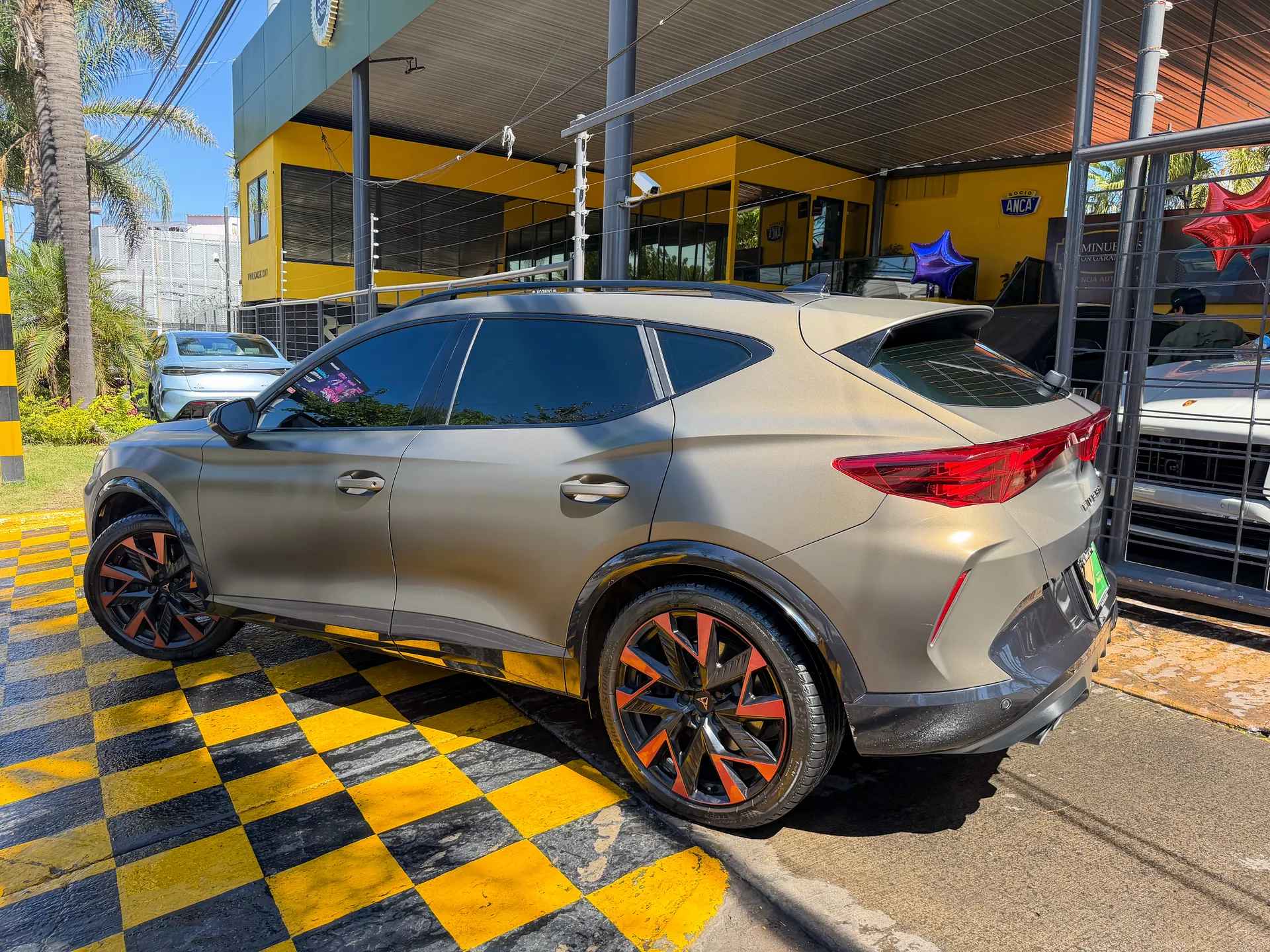 Car image 7
