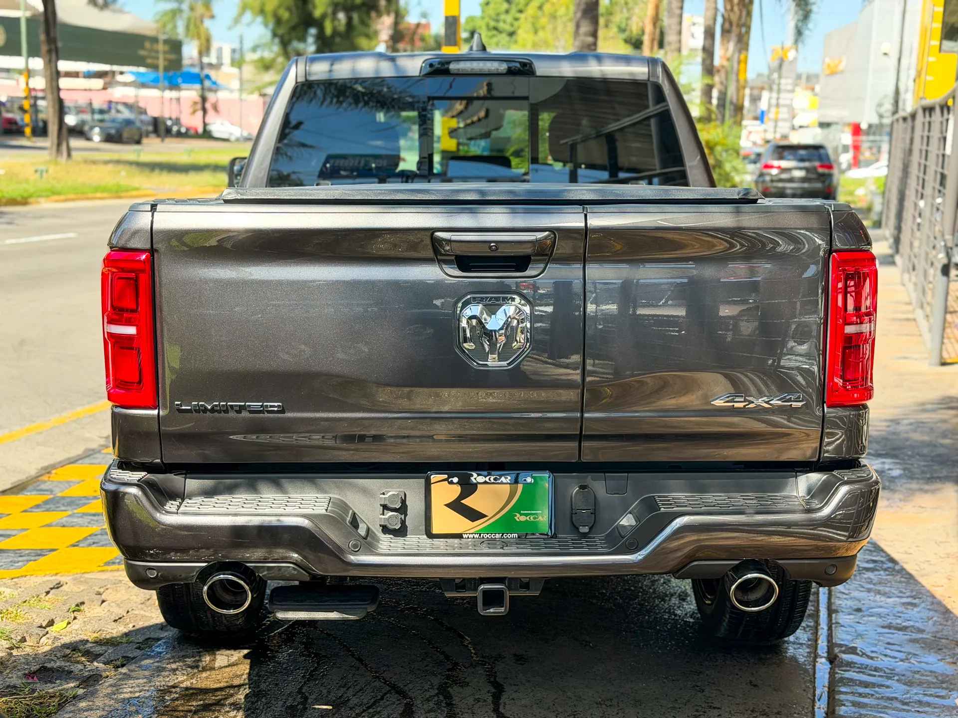 Car image 8