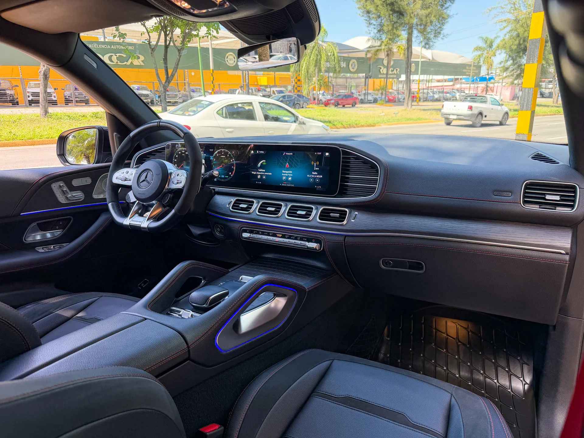 Car image 13