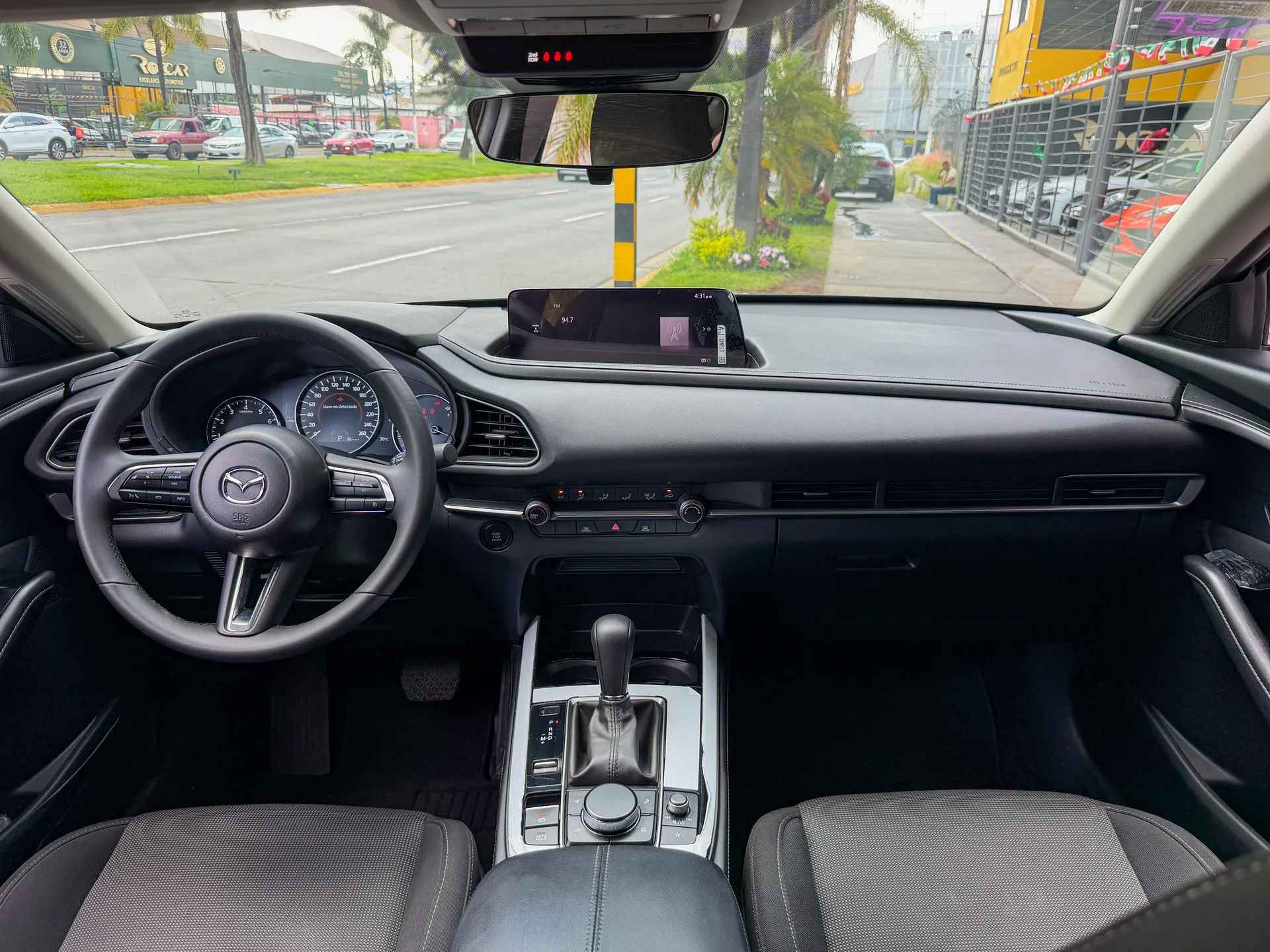 Car image 9