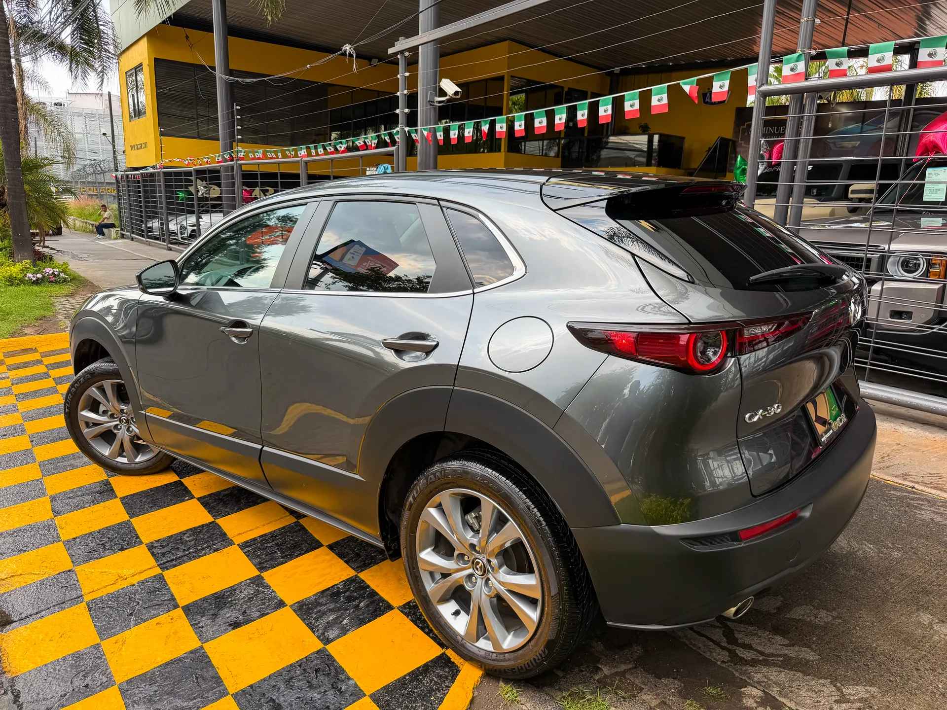 Car image 6