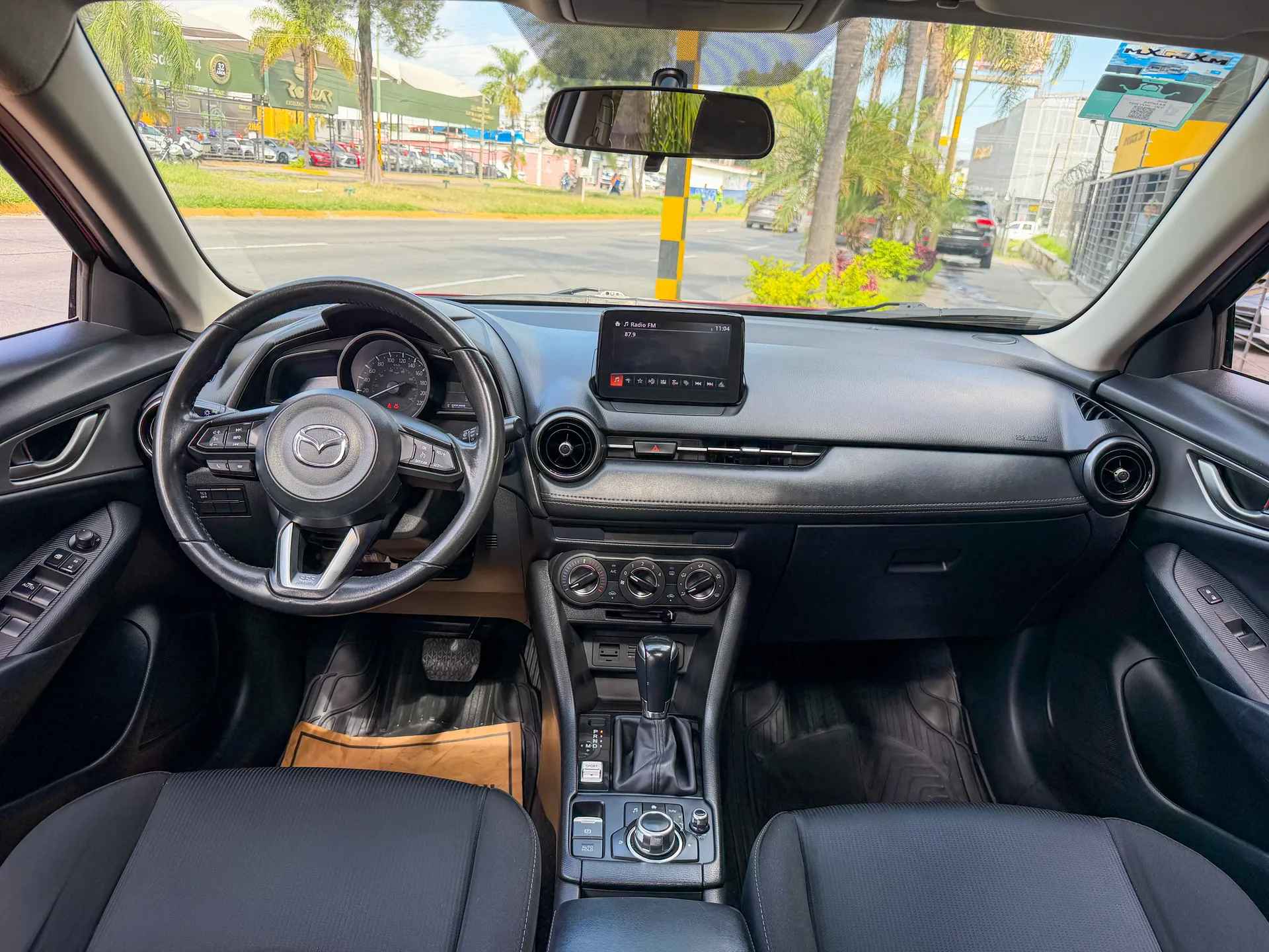 Car image 10