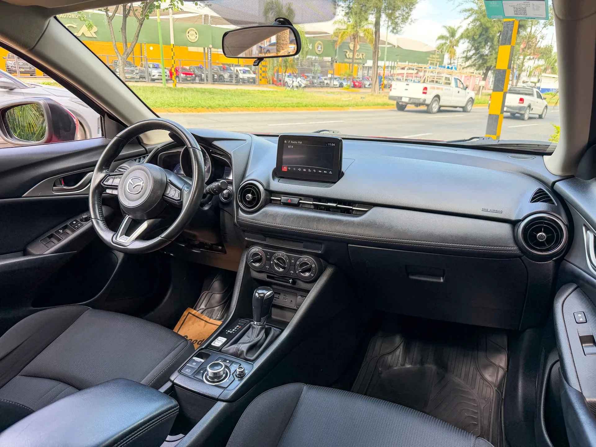 Car image 14