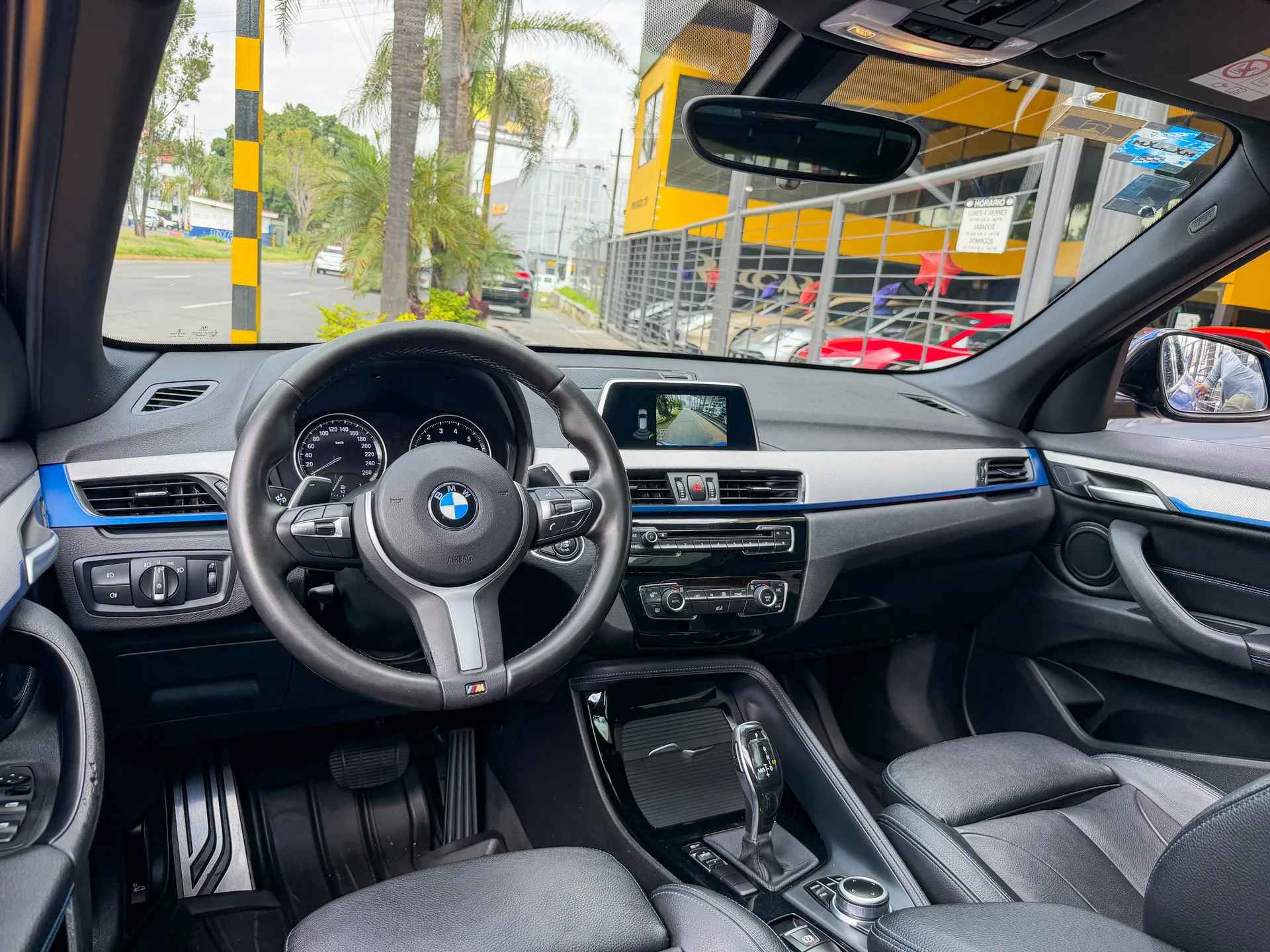 Car image 9