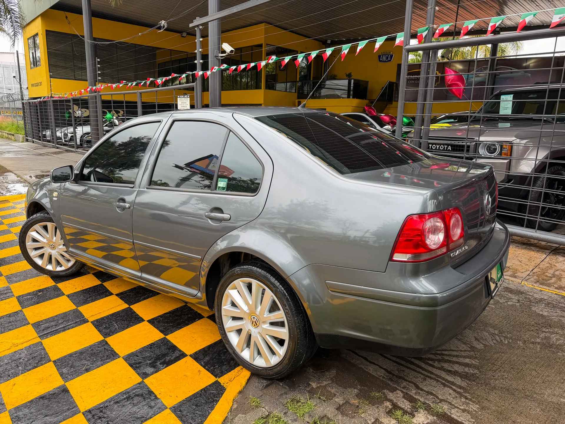 Car image 6