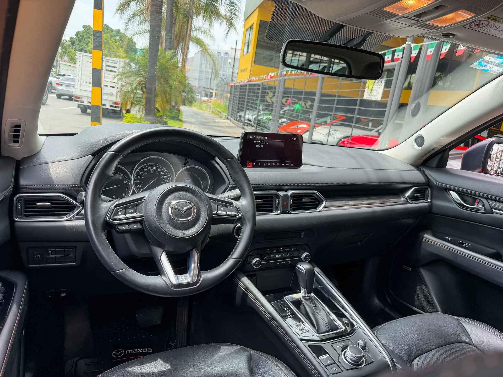 Car image 9