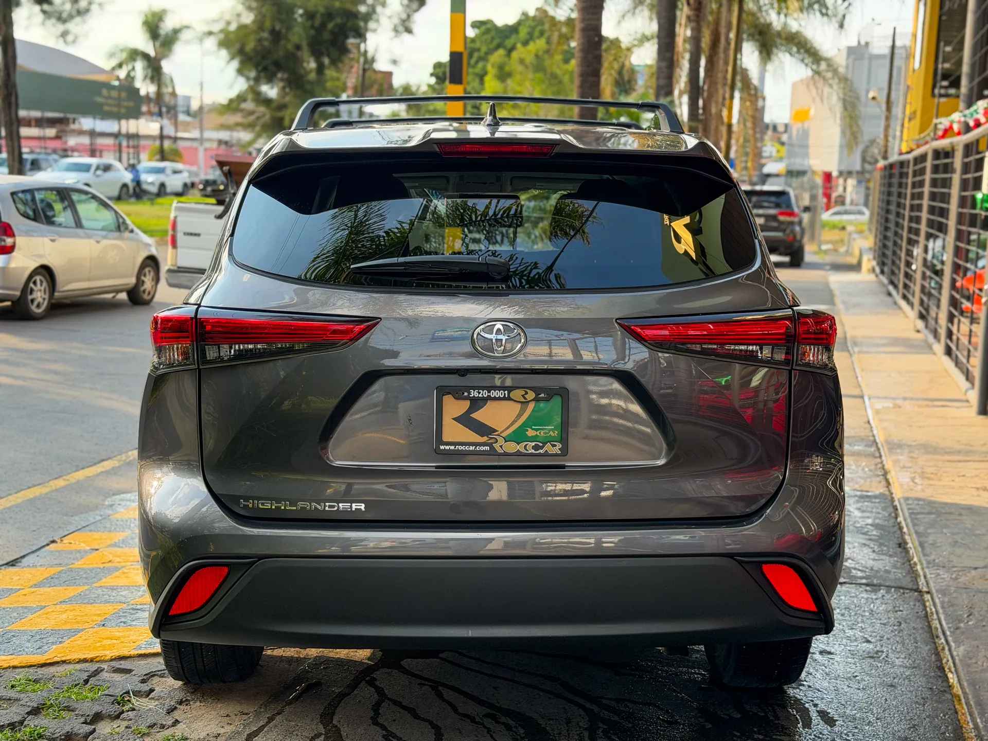 Car image 8