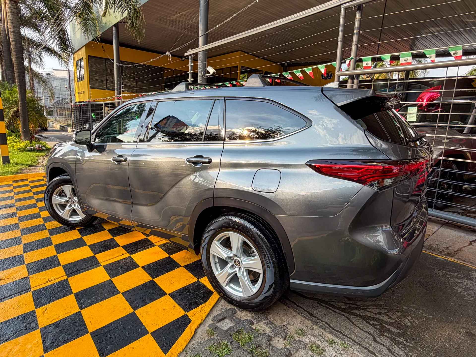 Car image 6