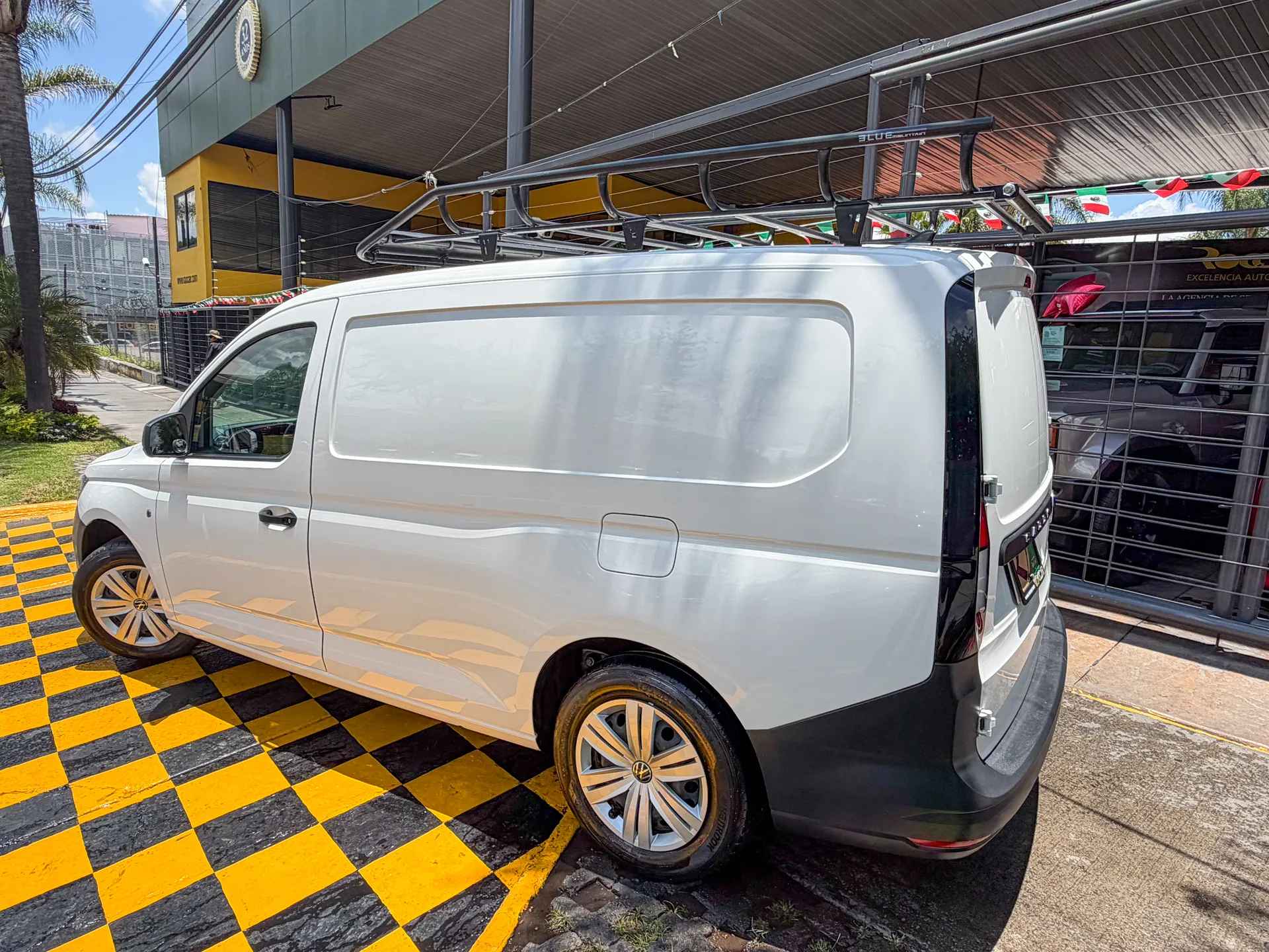Car image 6