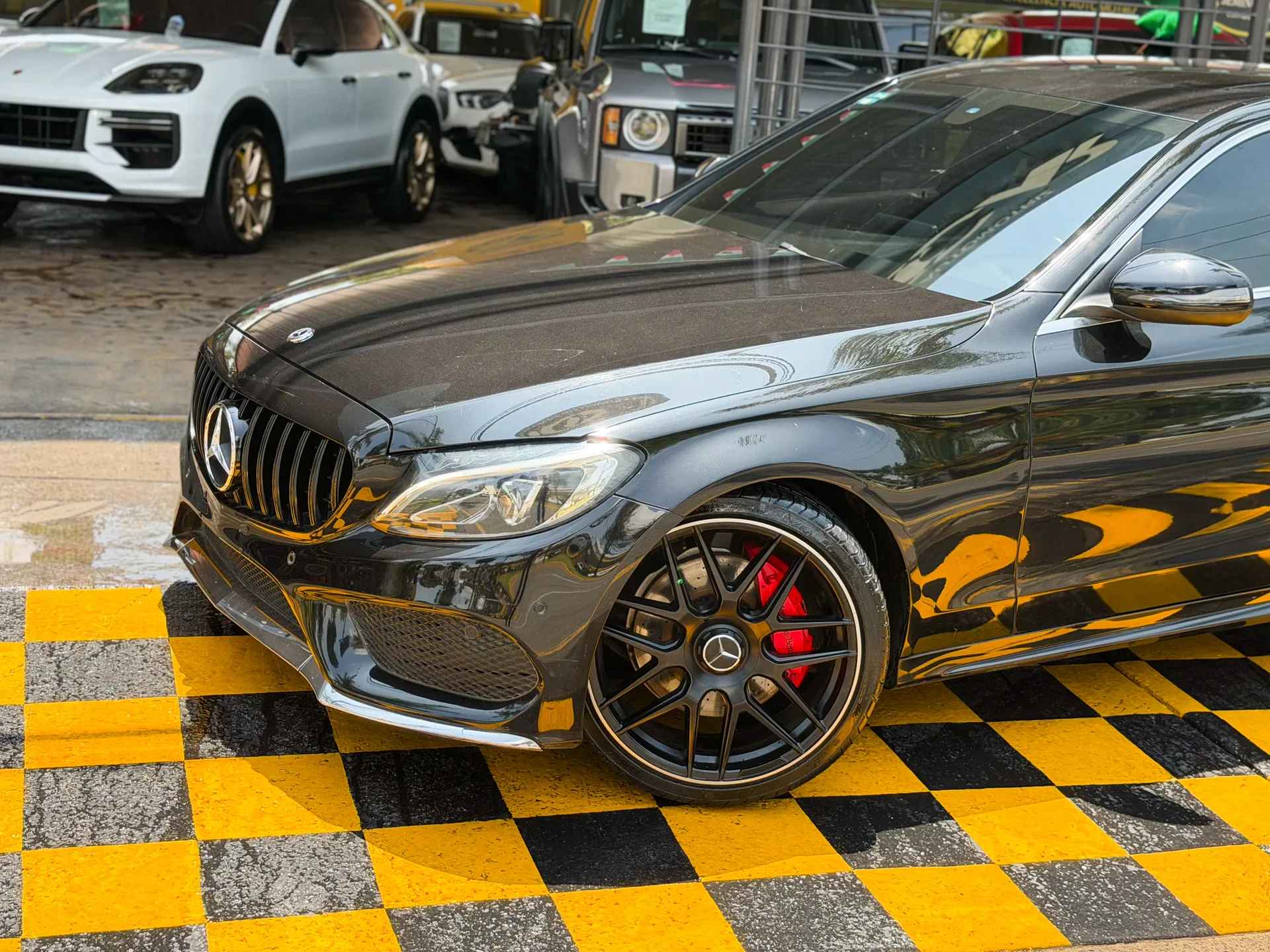 Car image 2