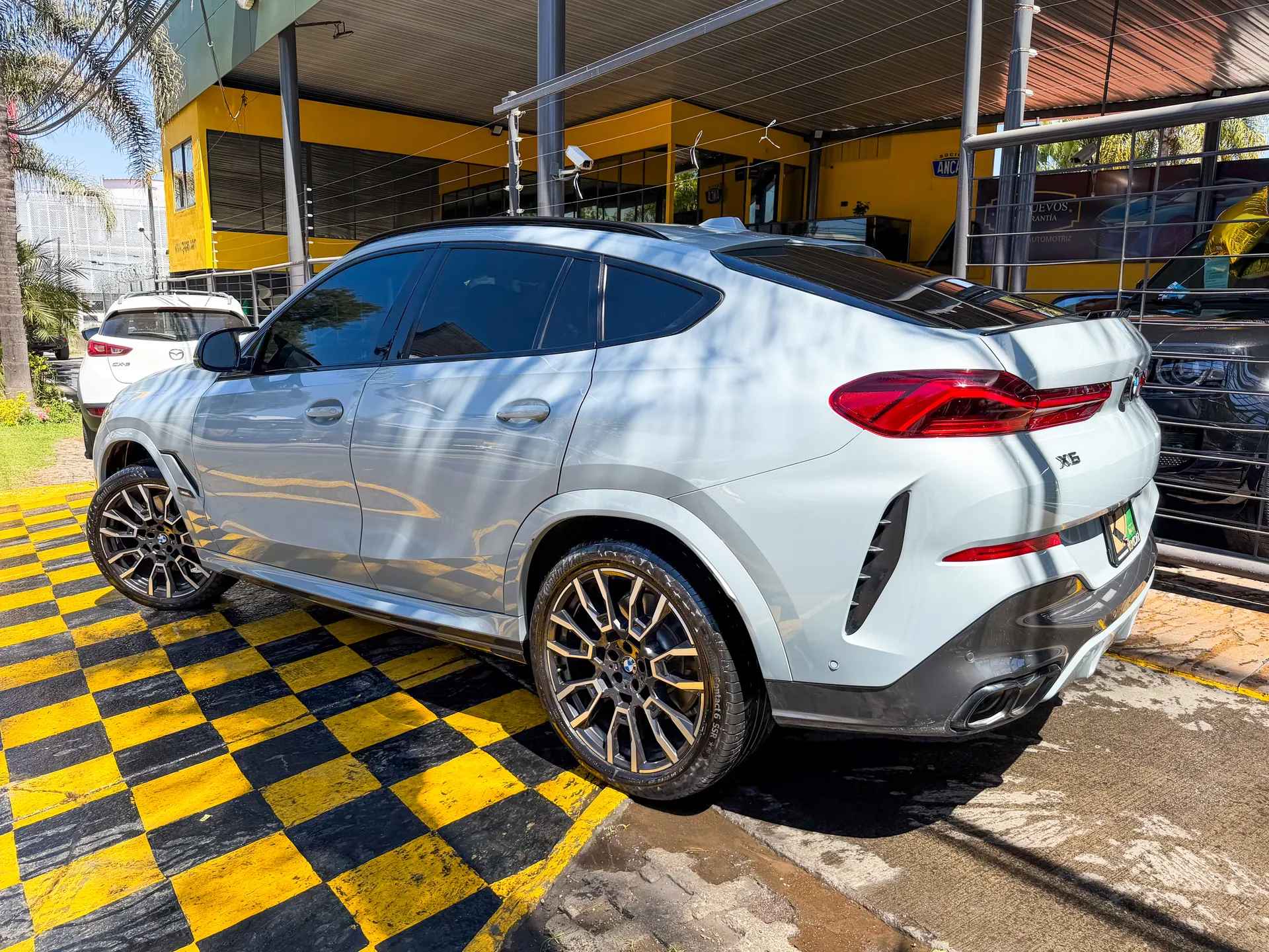 Car image 6