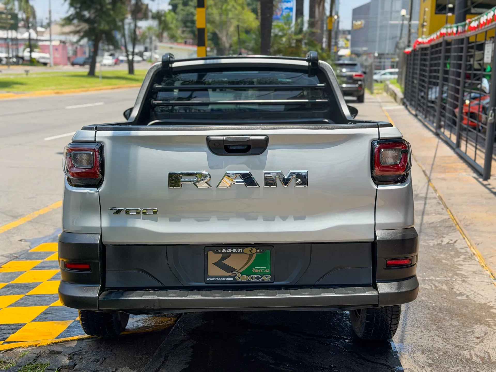 Car image 8