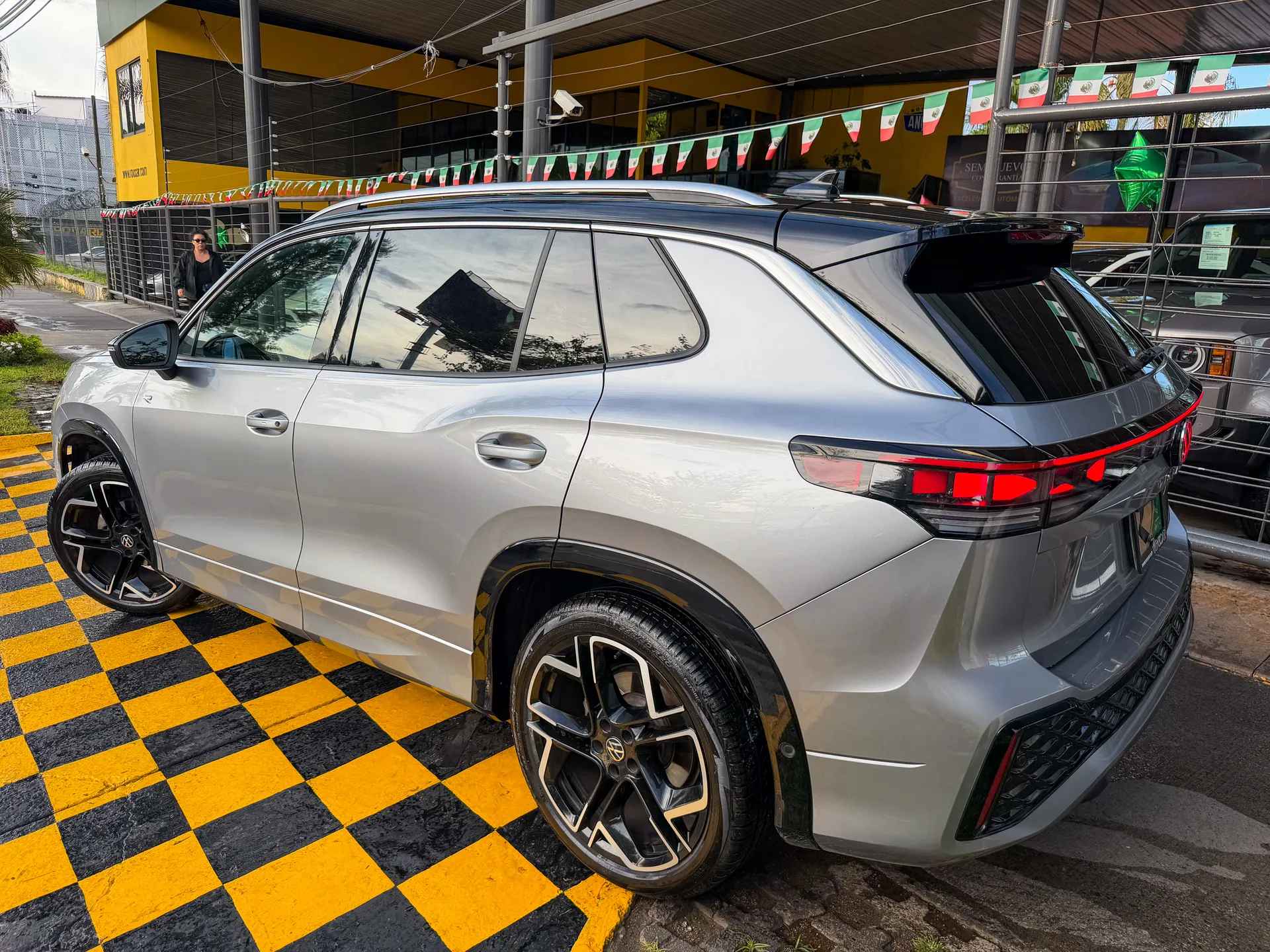 Car image 6