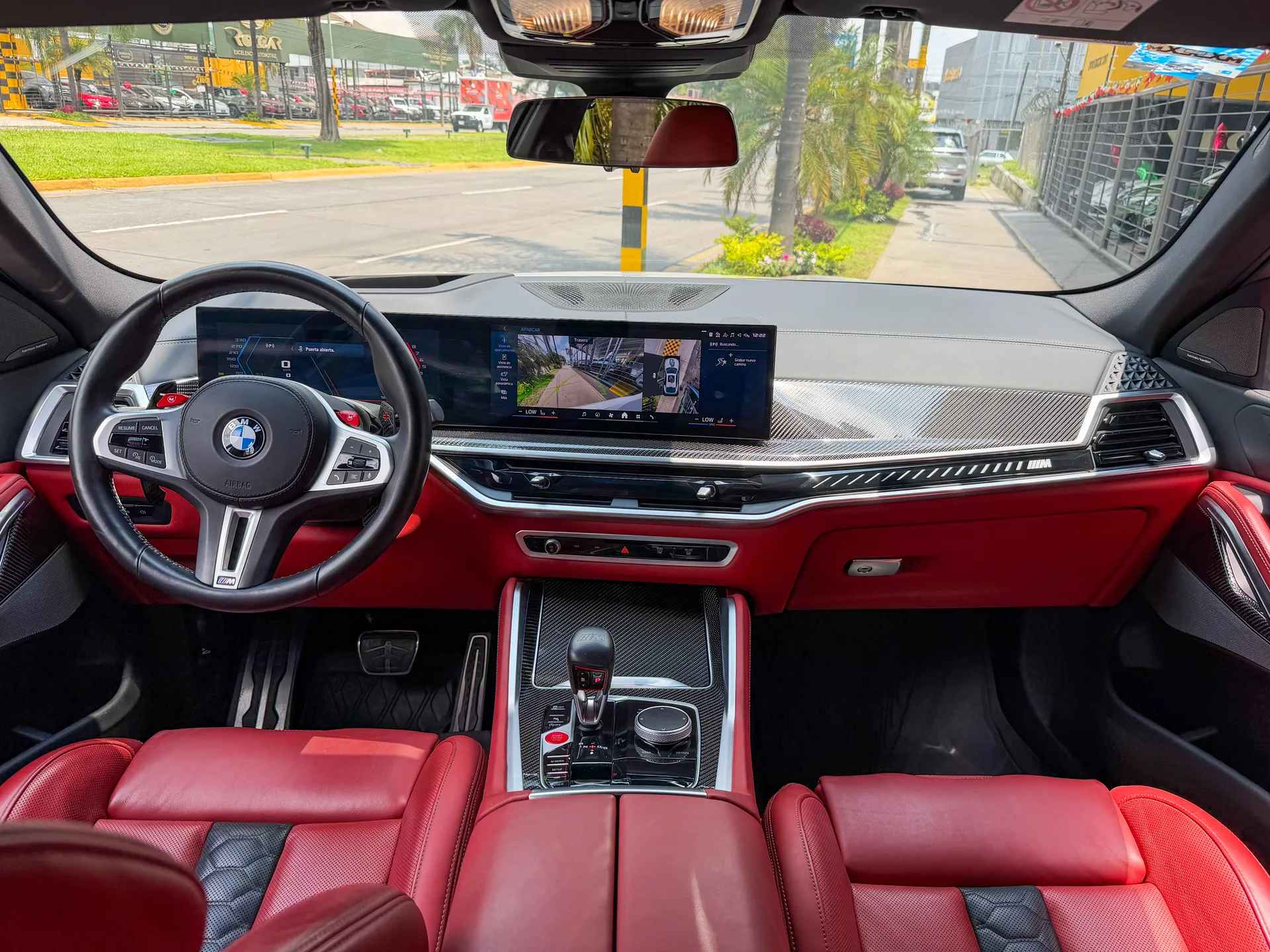 Car image 12