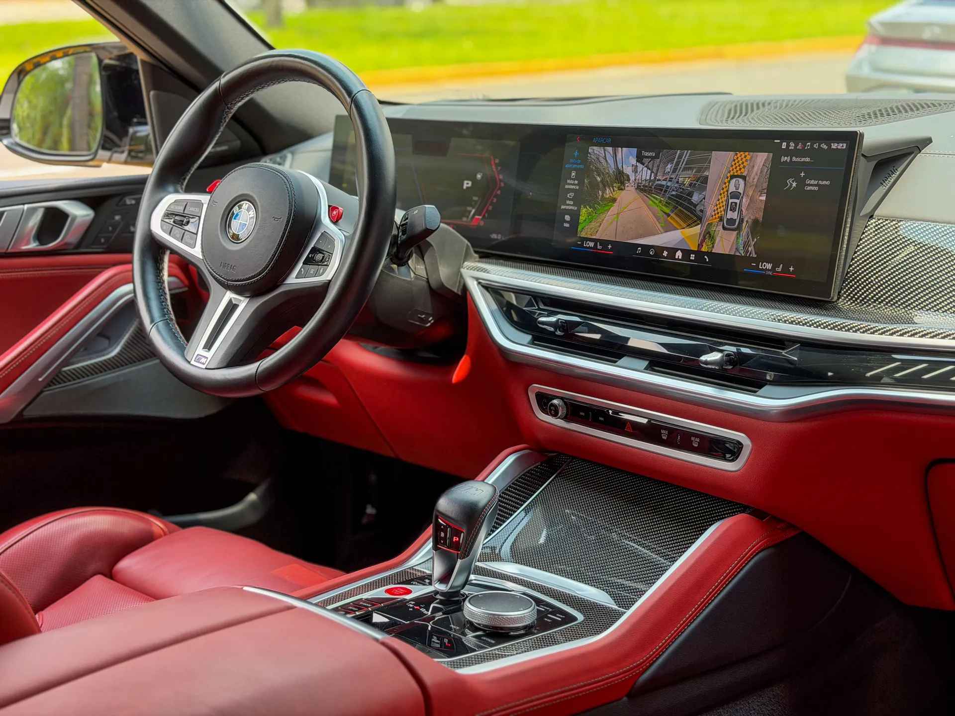 Car image 17