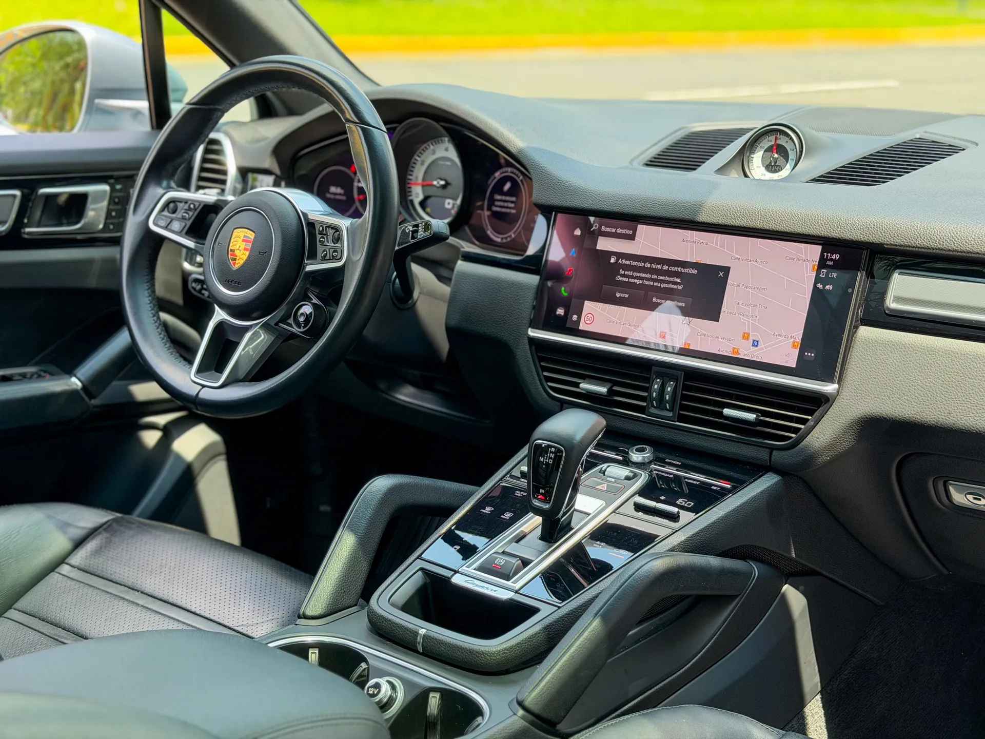 Car image 15