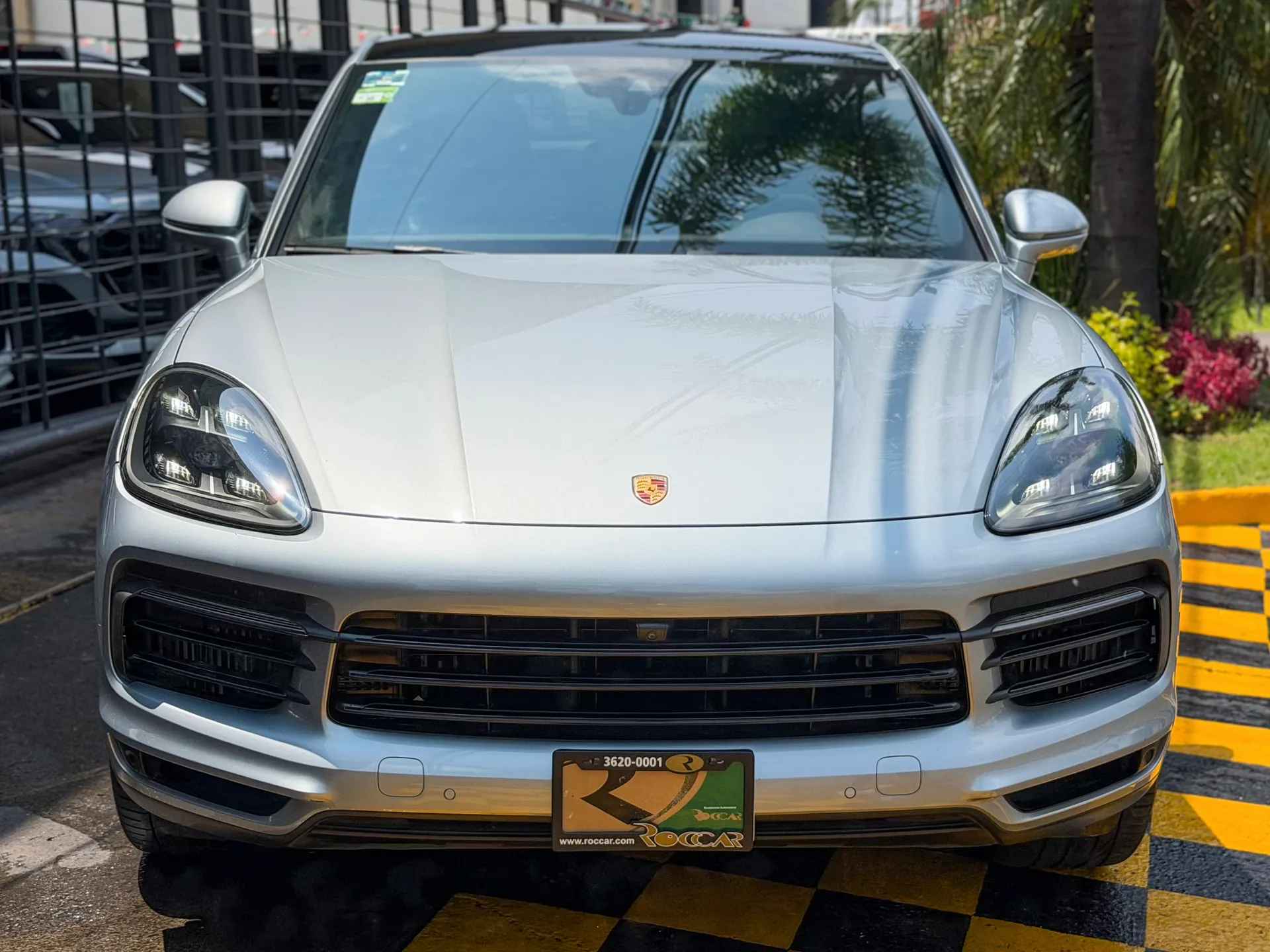 Car image 3