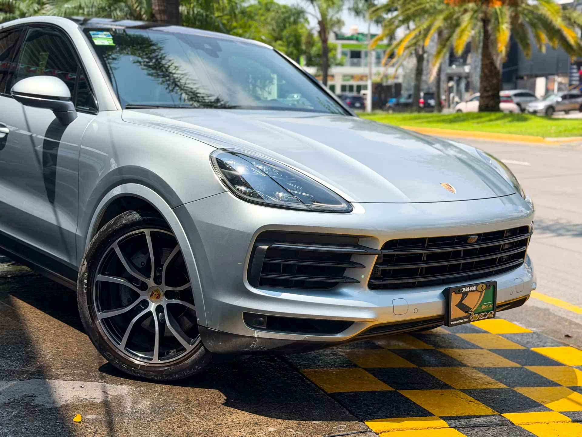 Car image 5