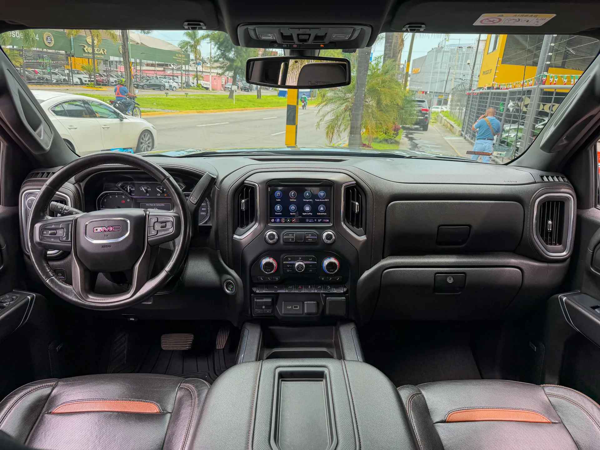 Car image 10