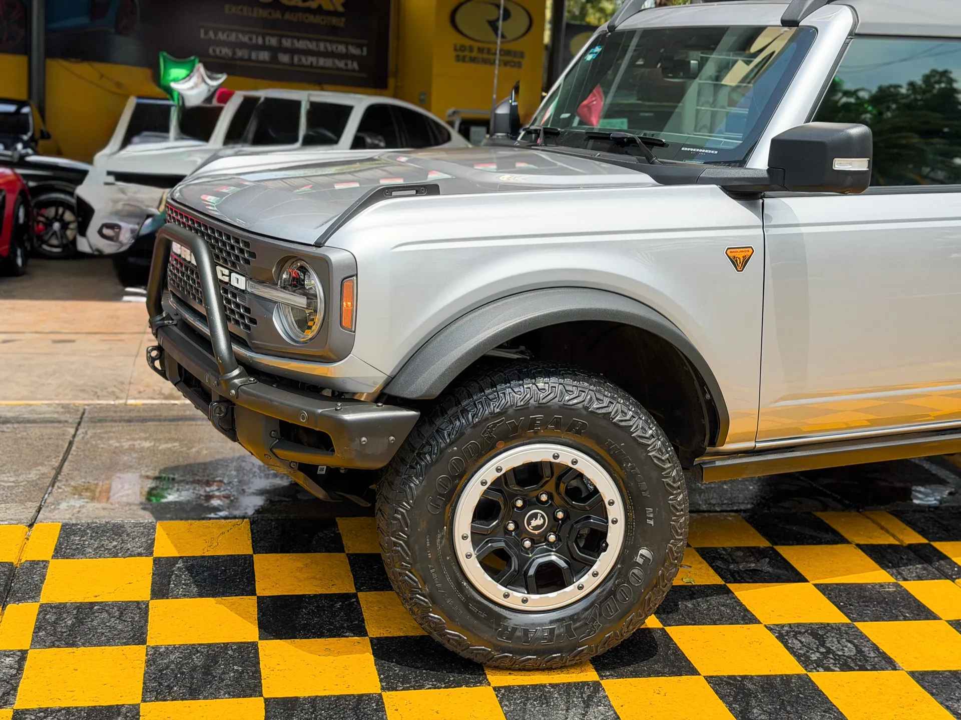 Car image 2