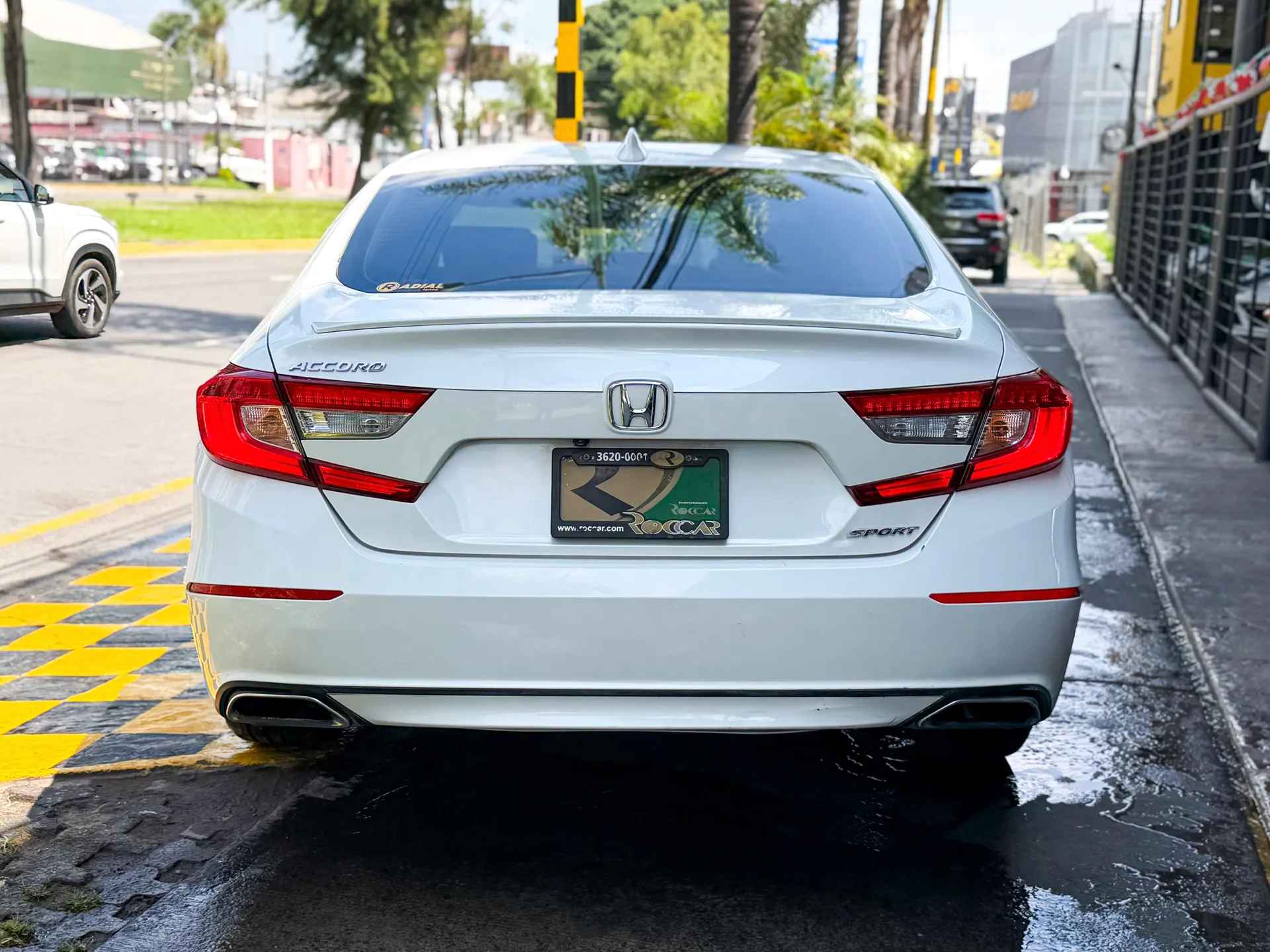 Car image 8