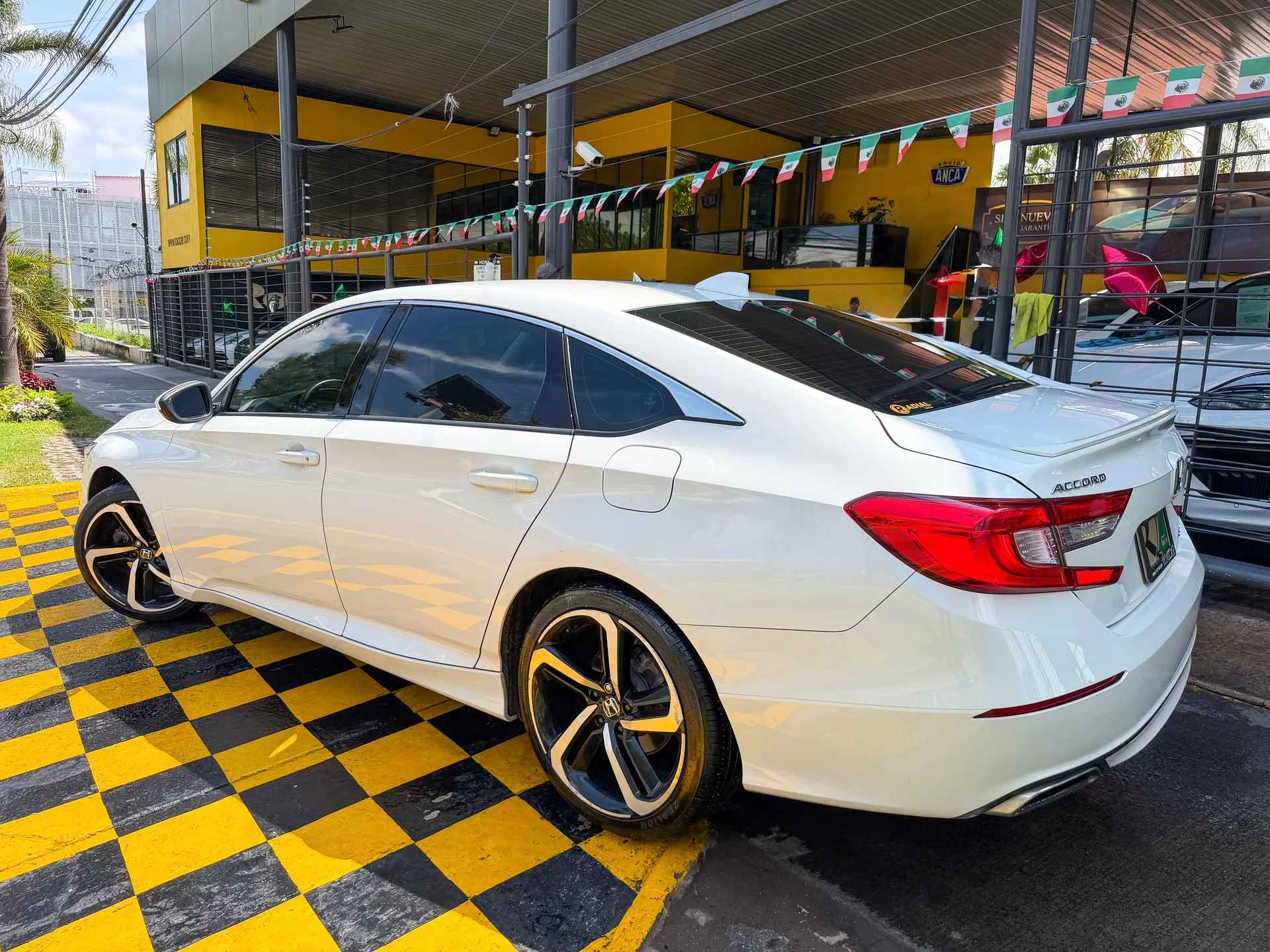 Car image 6