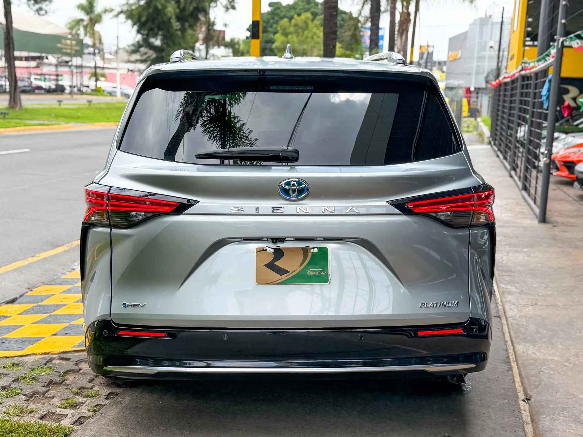 Car image 8