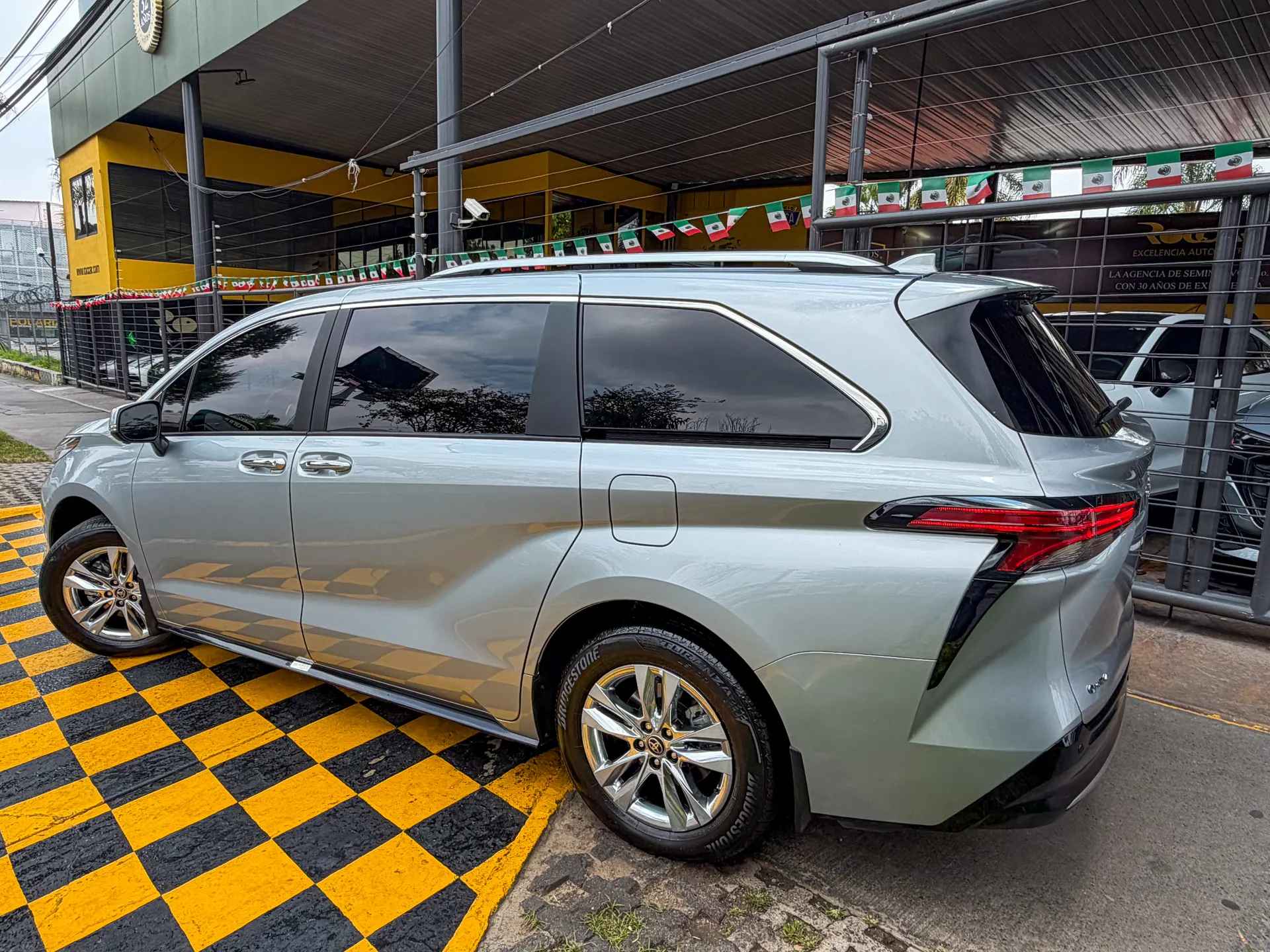 Car image 6