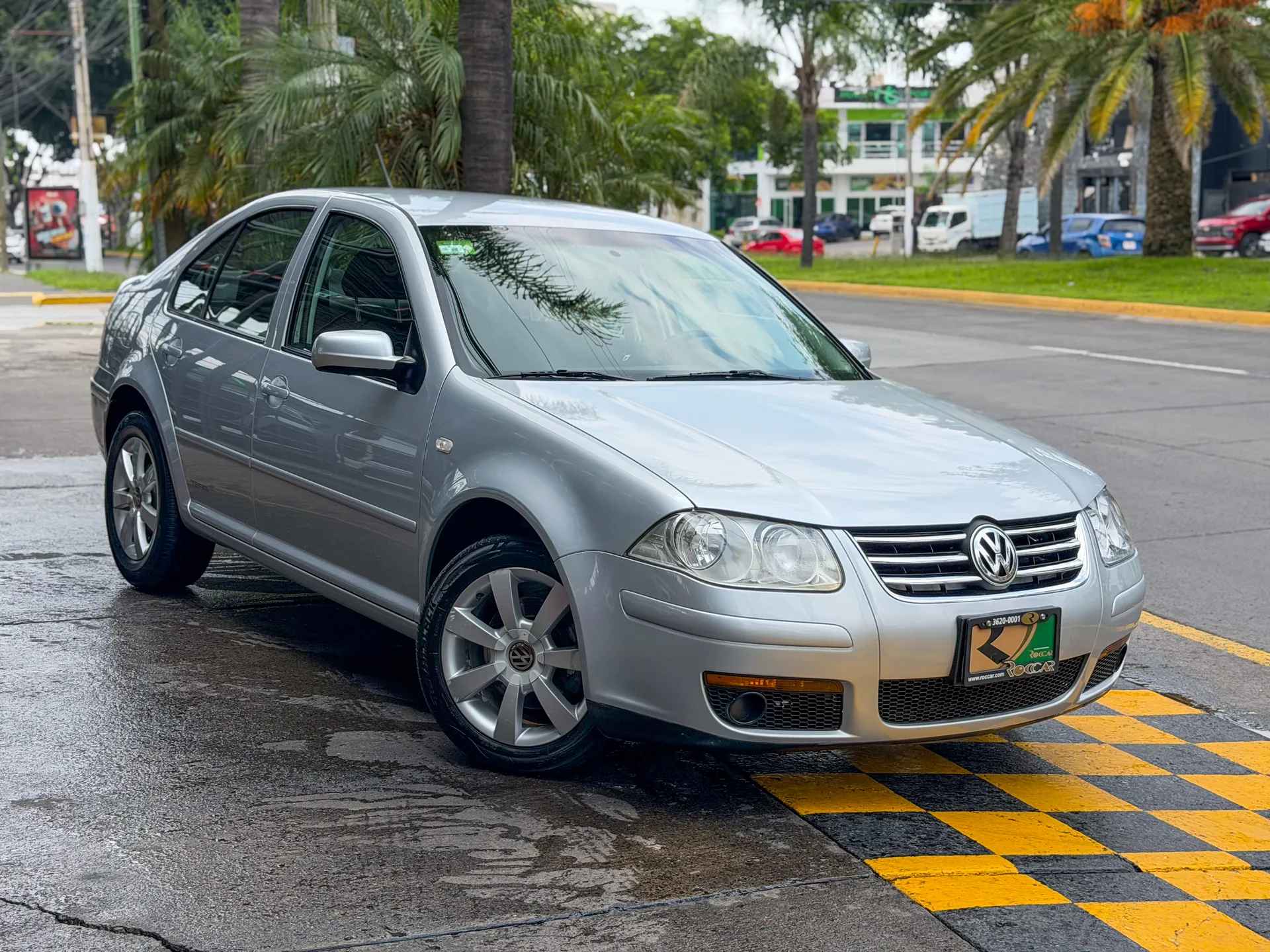 Car image 4