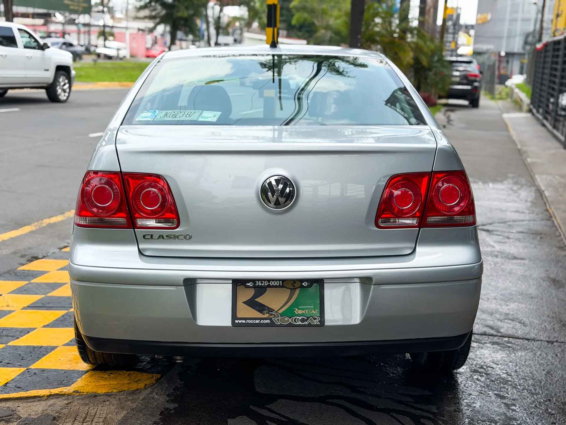 Car image 8