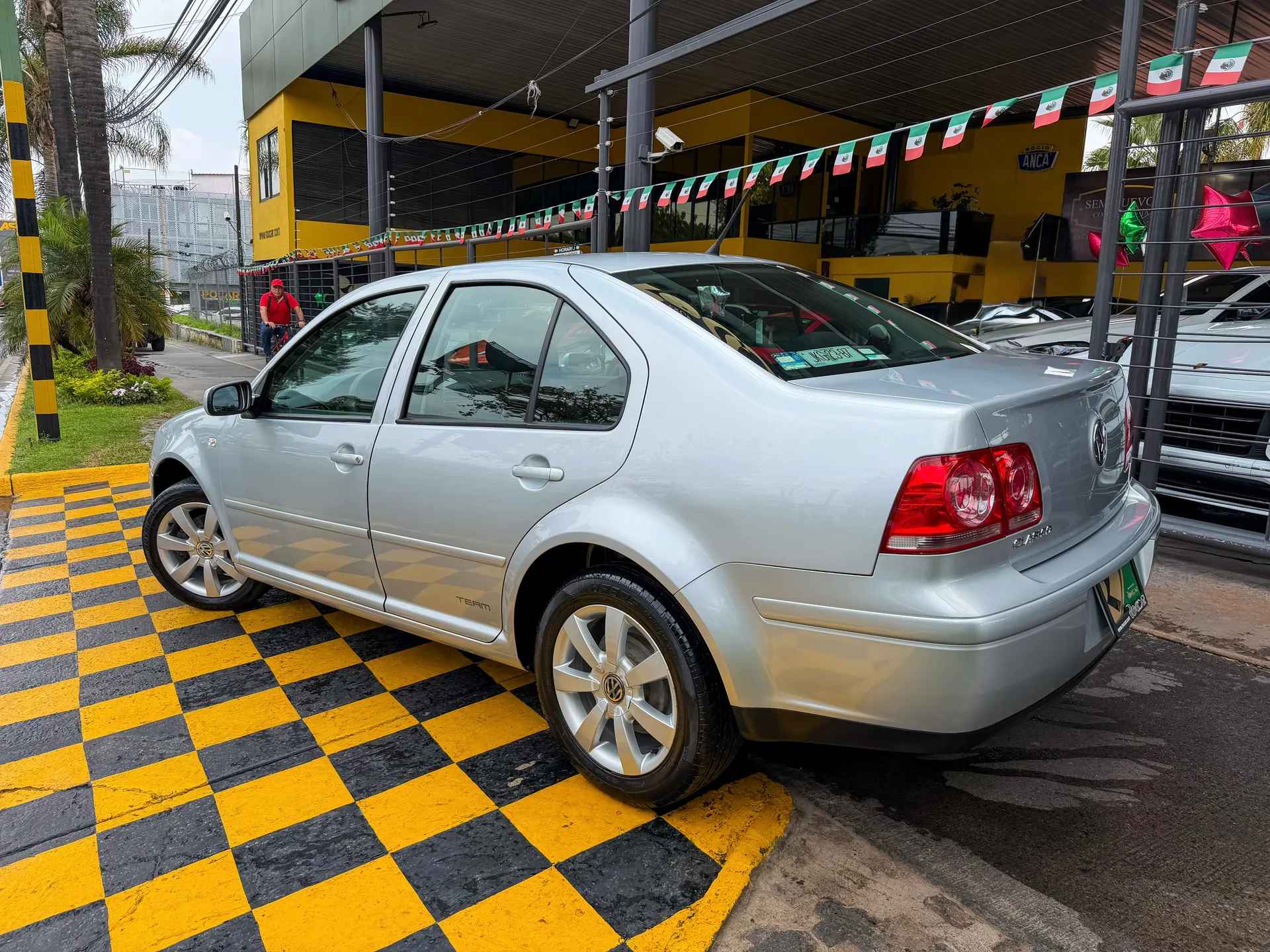 Car image 6