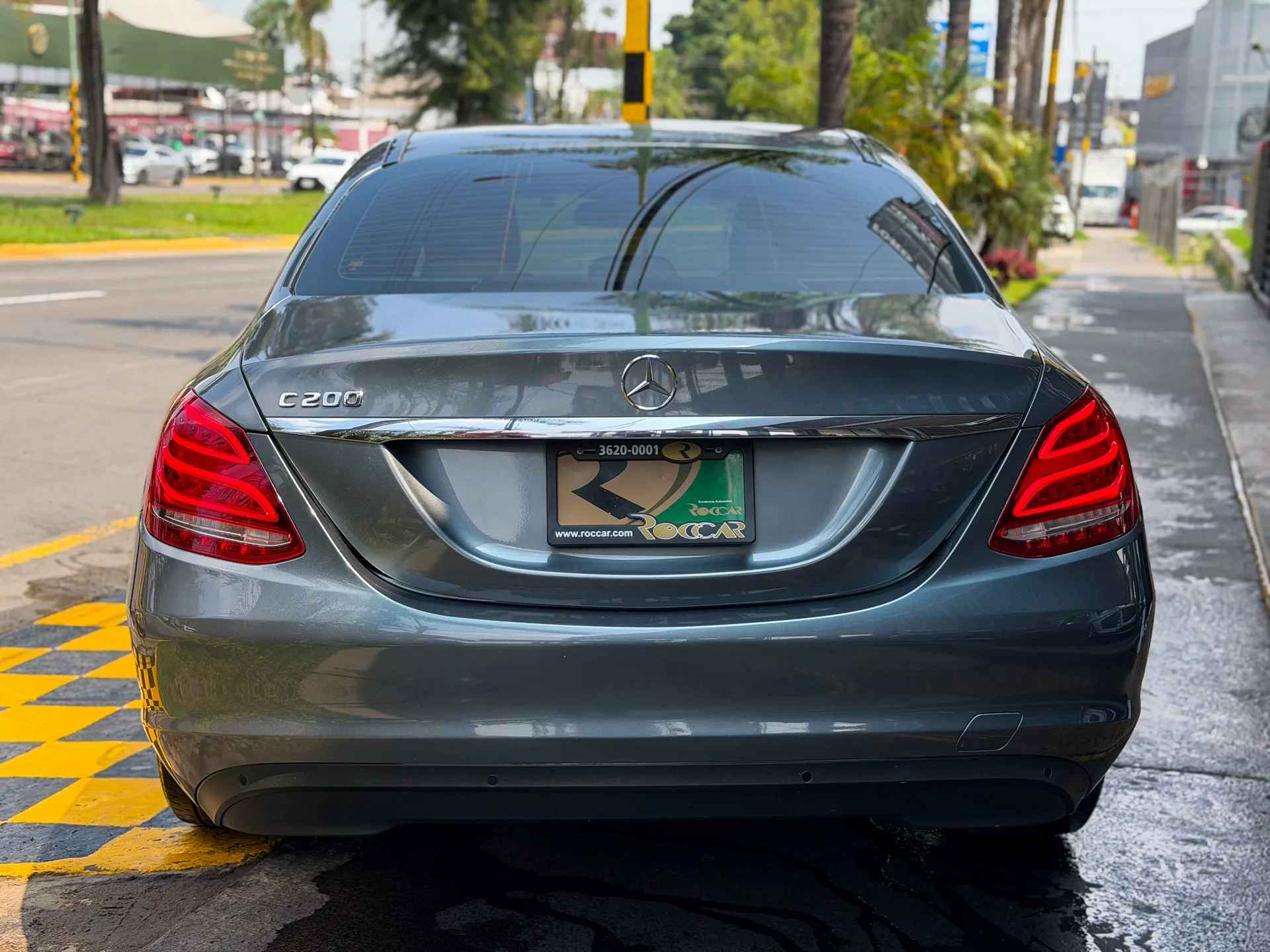Car image 8
