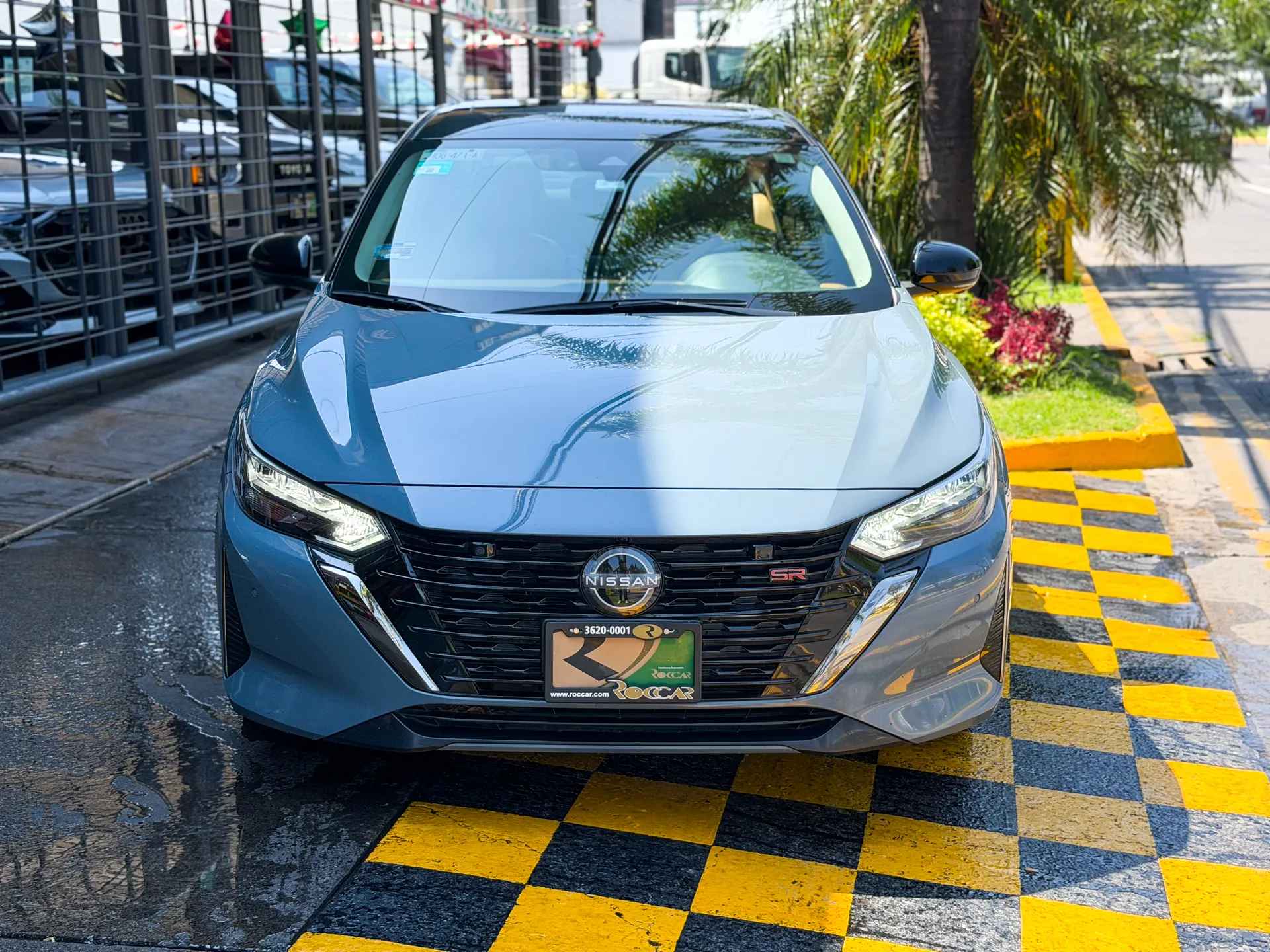 Car image 3