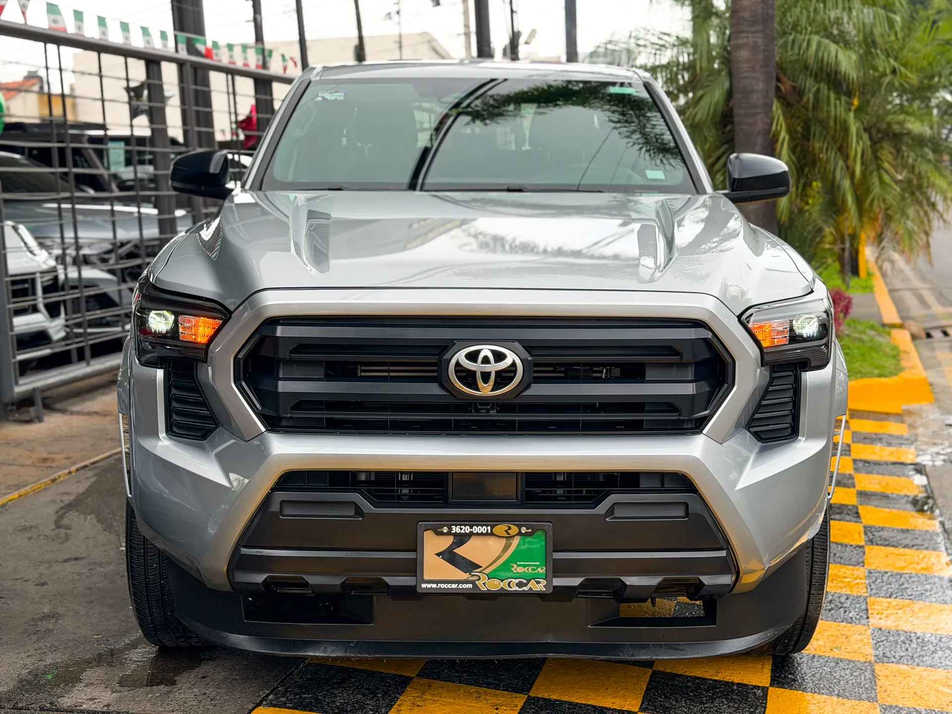 Car image 3