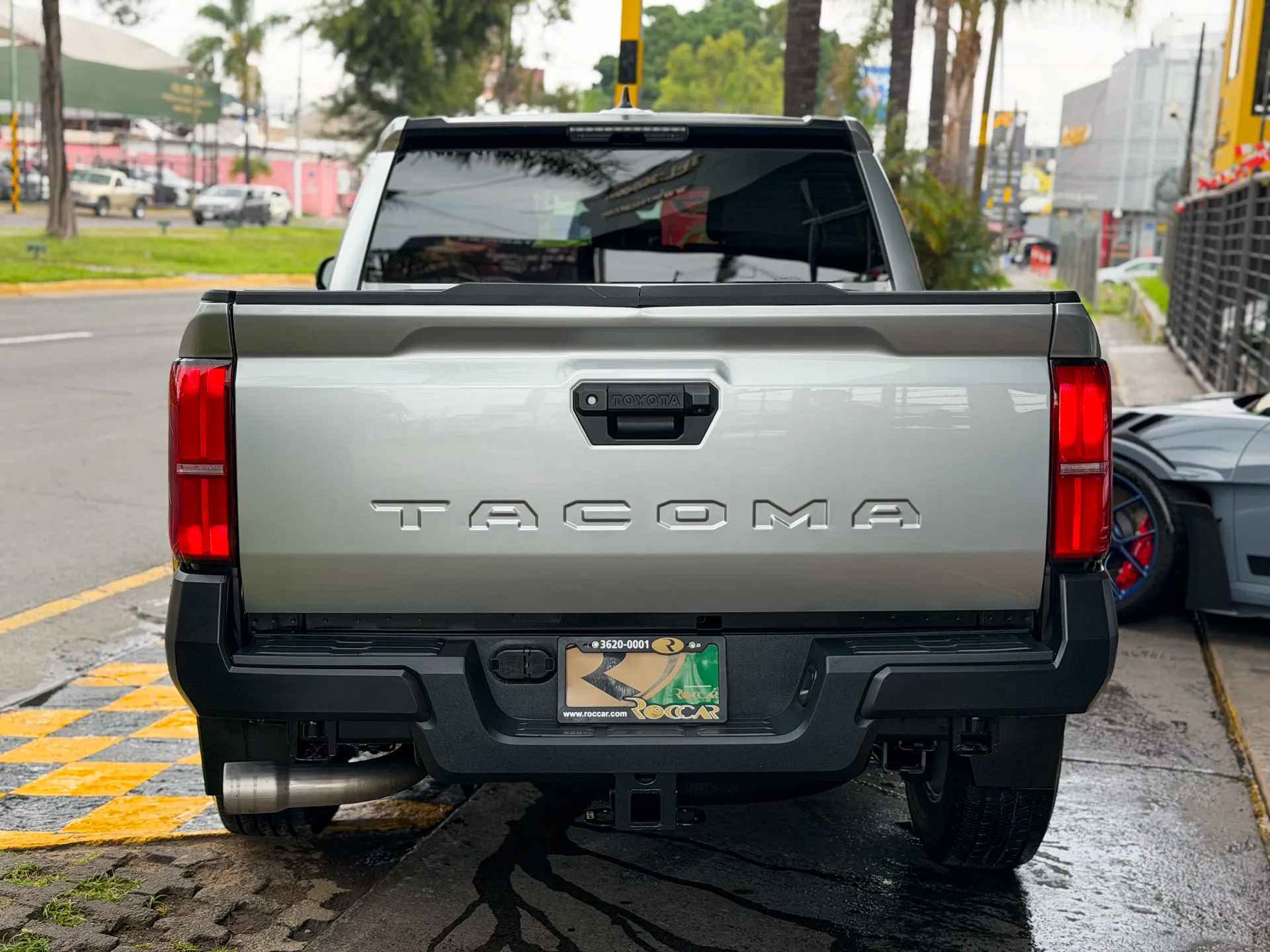 Car image 8